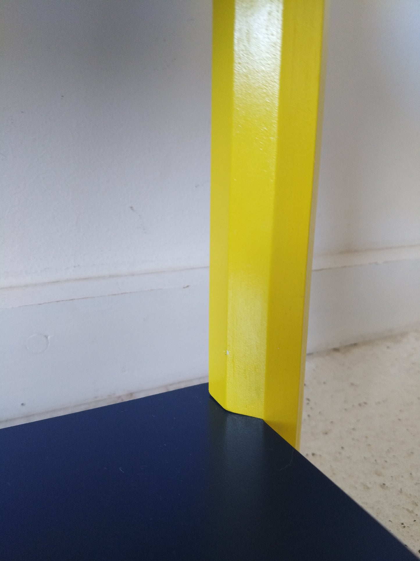 Petite étagère murale crayons style Pierre Sala 80's