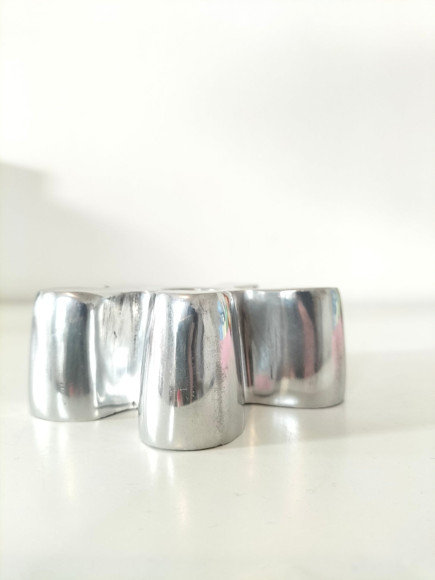 Bougeoir fleur en aluminium