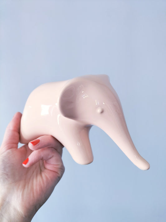 Éléphant décoratif en céramique