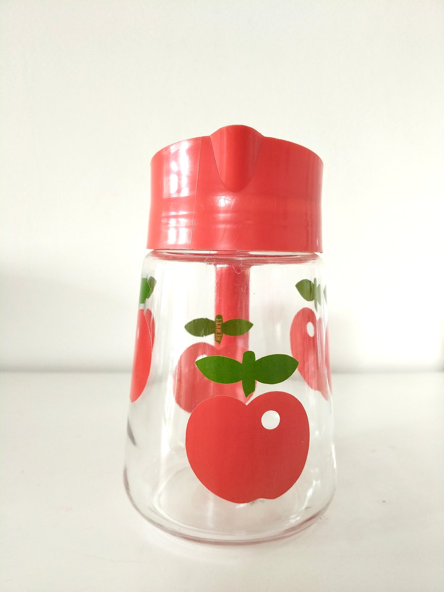 Carafe pichet cruche Henkel décor pommes