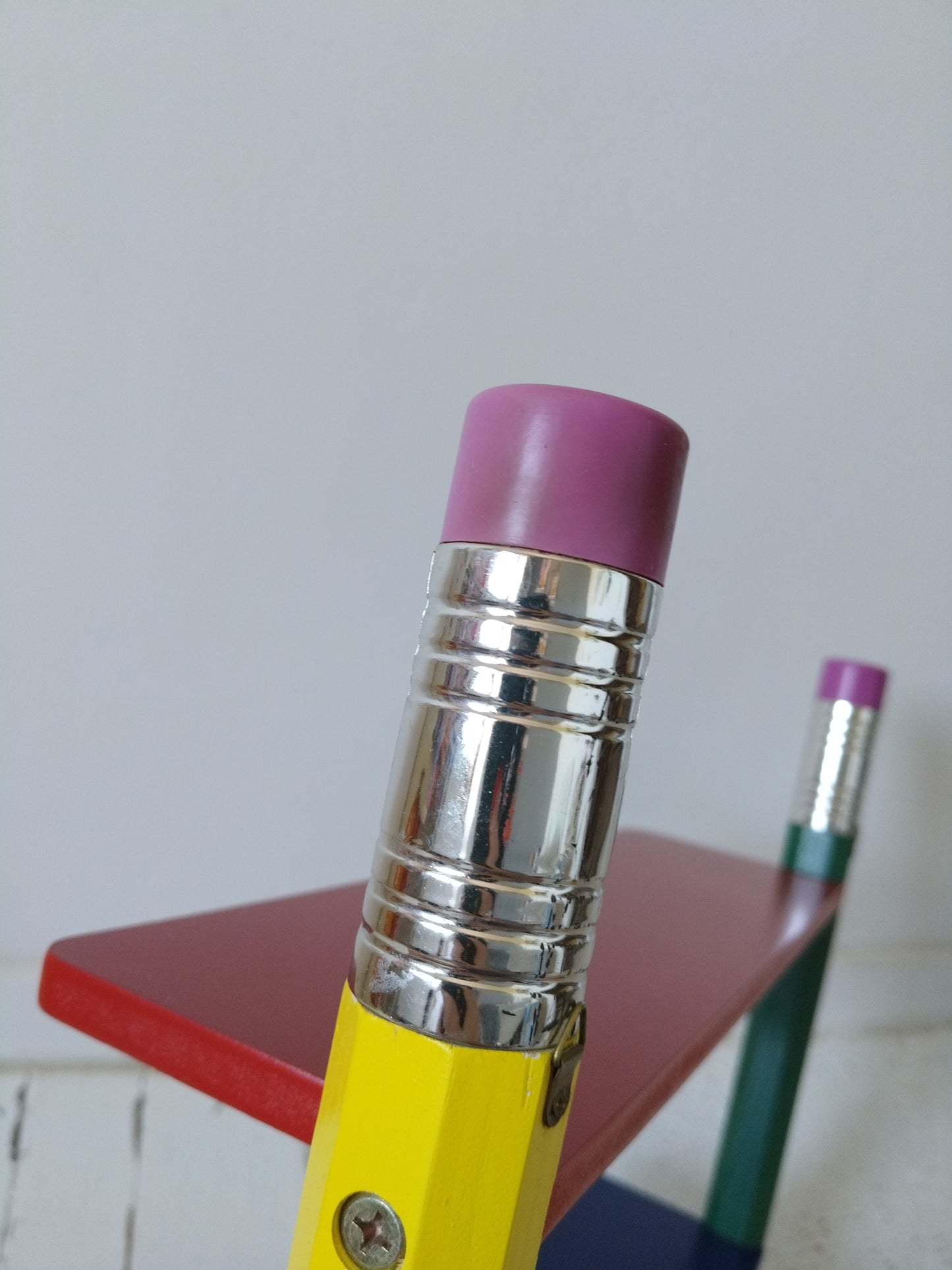 Petite étagère murale crayons style Pierre Sala 80's