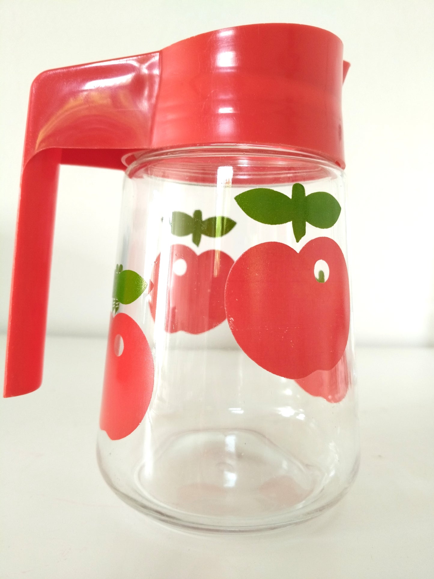 Carafe pichet cruche Henkel décor pommes