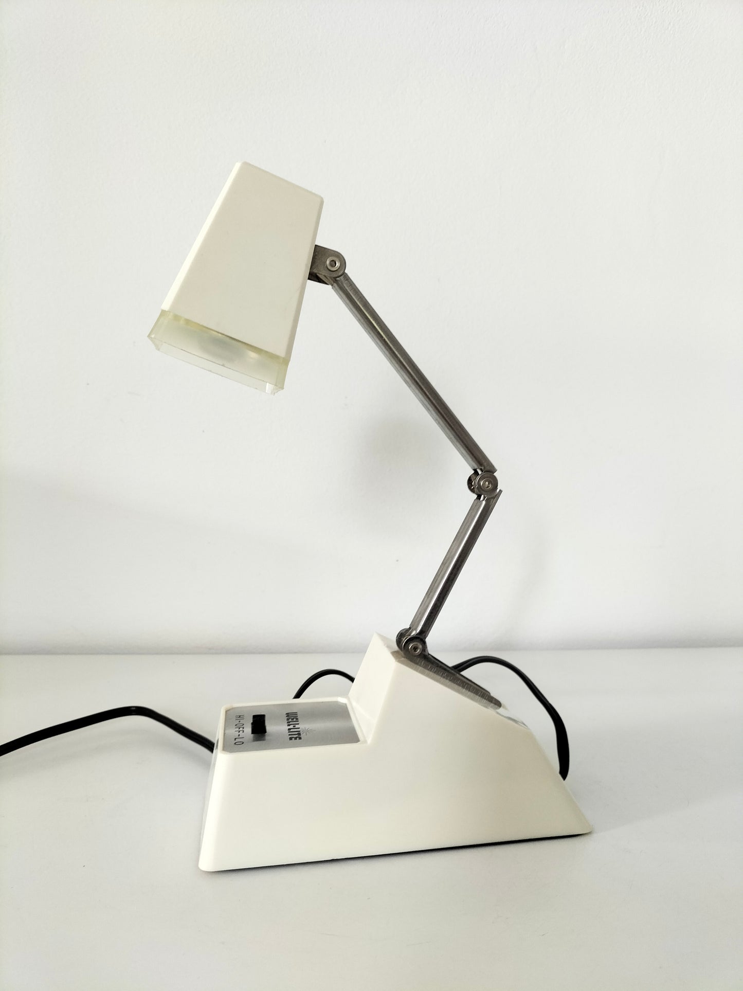 Lampe de table ou murale Well-Lite made in Hong-Kong
