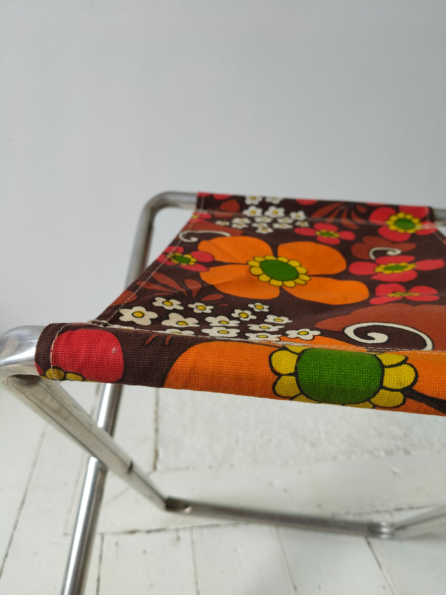 Tabouret de camping pliant flower power vintage