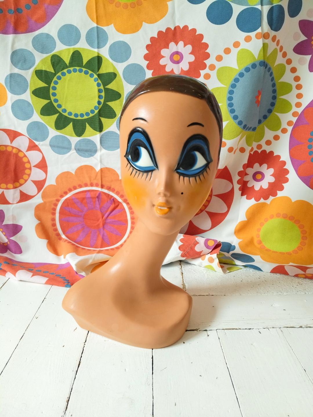 Tête à chapeau Twiggy Huard 1971 !!! Réservée Marjorie !!!