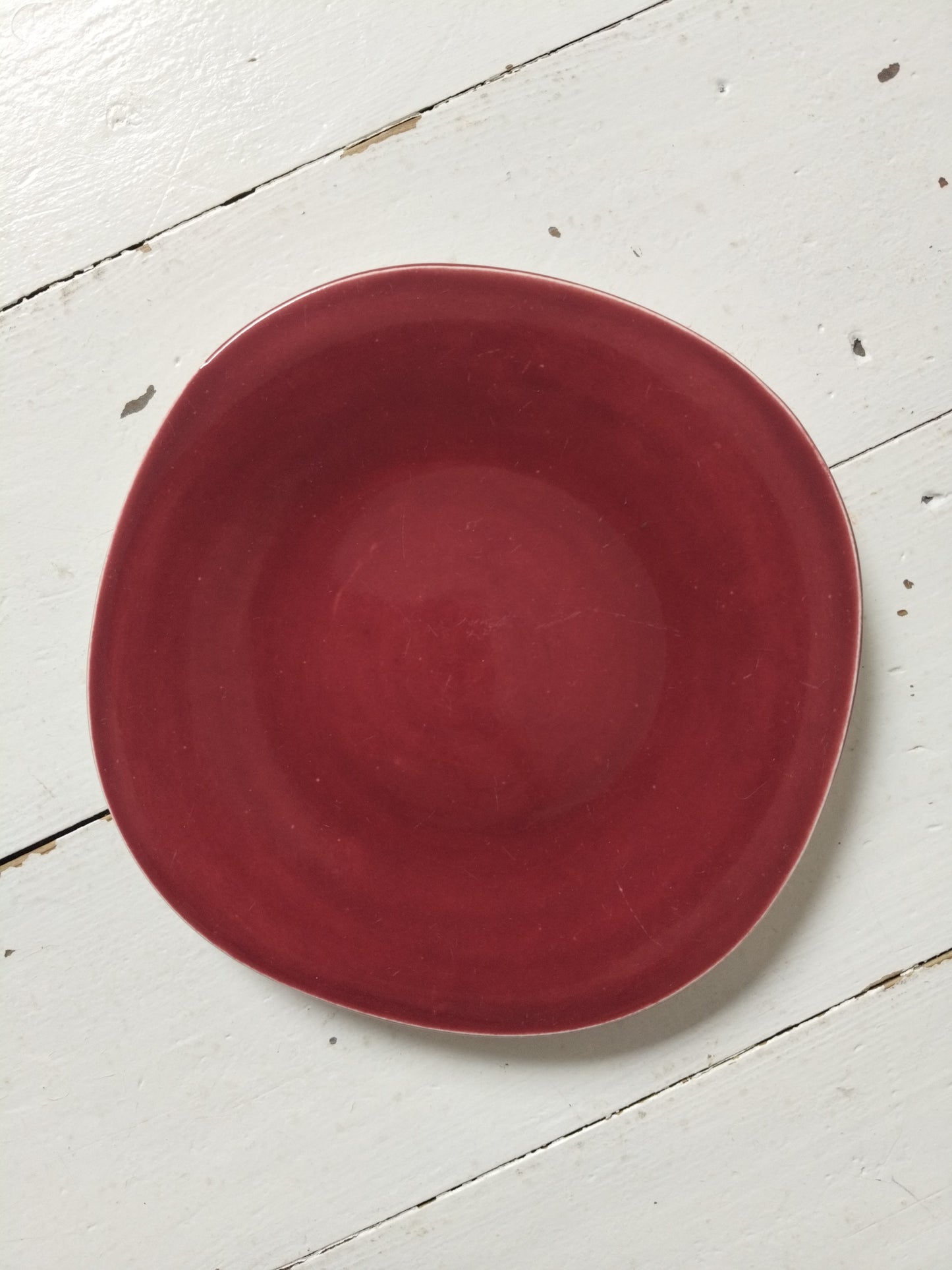 Ensemble 1 tasse grise et 1 soucoupe bordeaux Boch La Louvière Miami Bicolore
