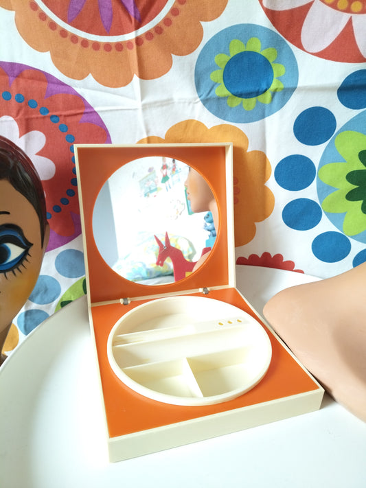 Petite coiffeuse/ miroir/ boîte à maquillage en plastique 70's ! Priorité à Amandine ! - cetaitmieuxavant