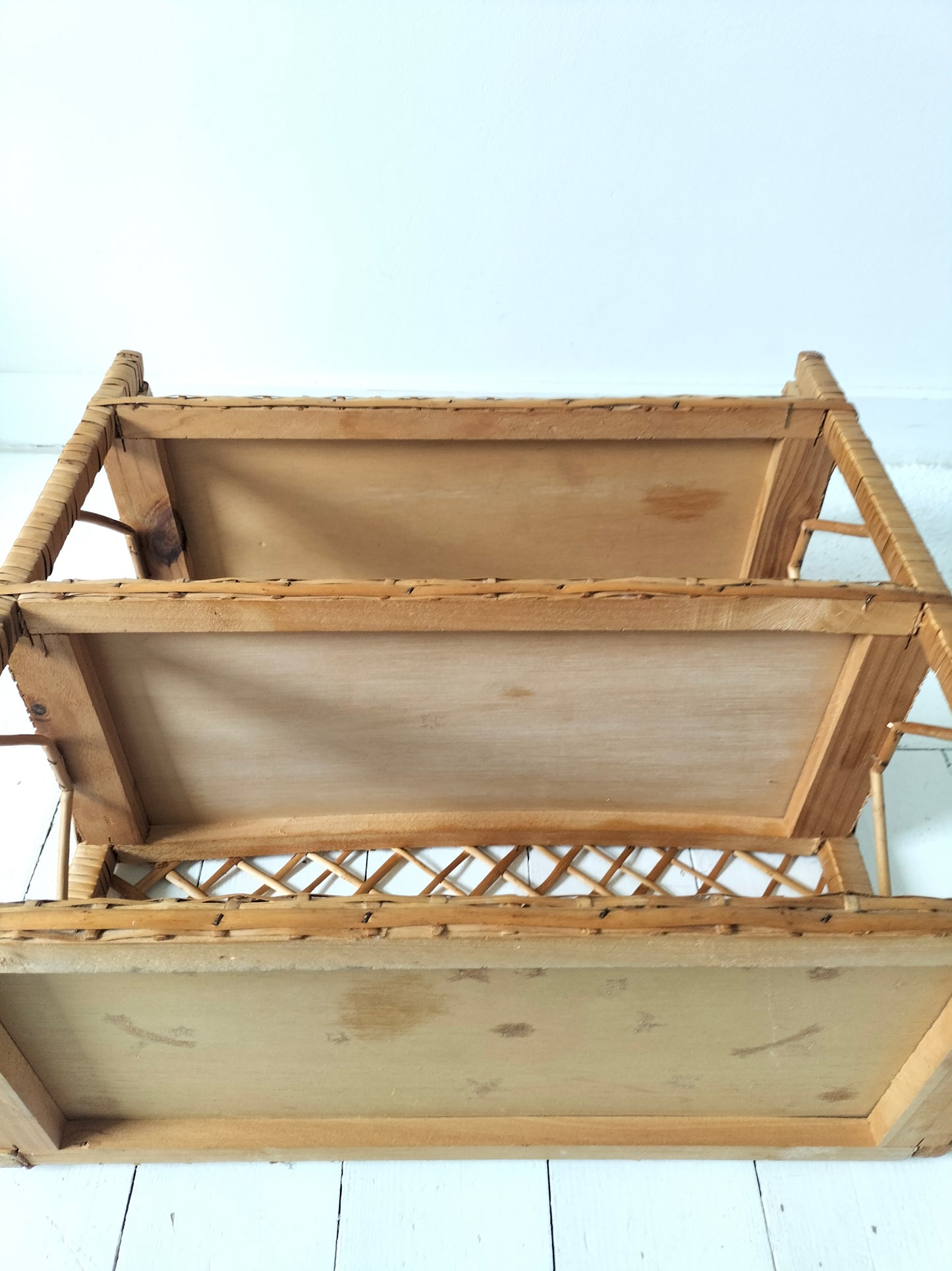 Étagère murale bois et osier