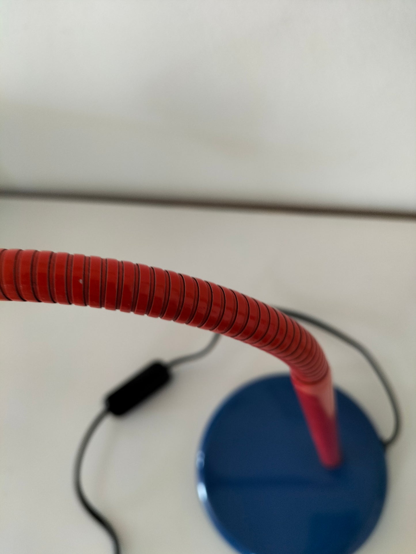 Lampe de table métallique 80's esprit Memphis Style