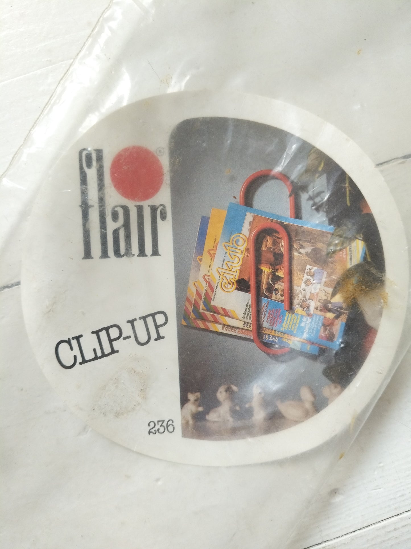 Trombone géante murale en plastique Flair "clip-up"