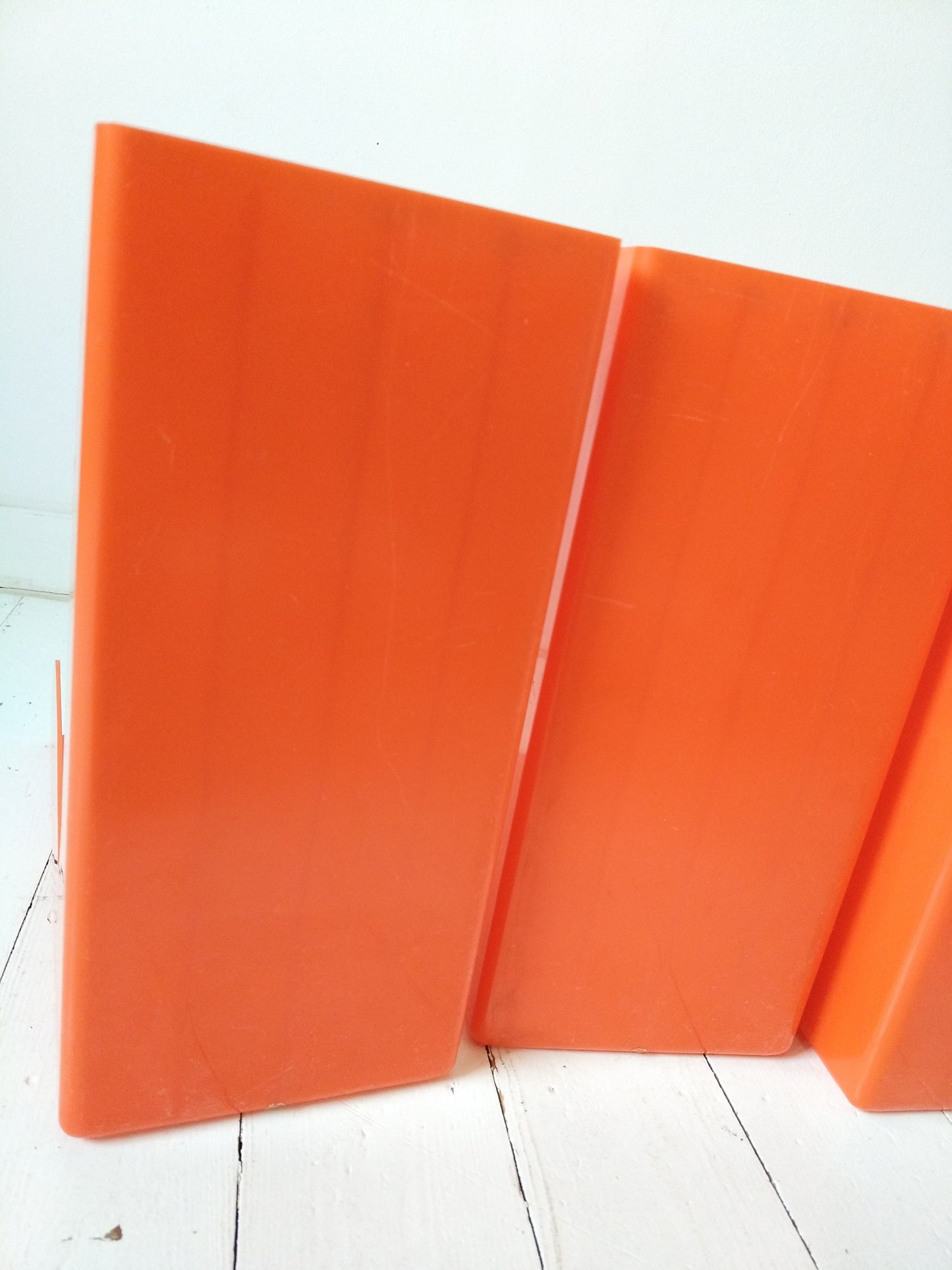 Range-vinyles 33T/ porte-revues Auréac en plastique (à poser ou mural) à l'unité