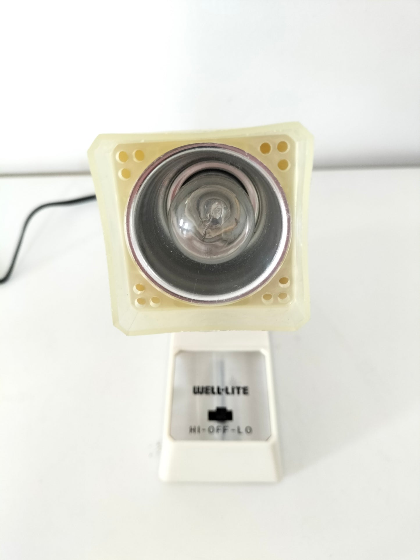 Lampe de table ou murale Well-Lite made in Hong-Kong