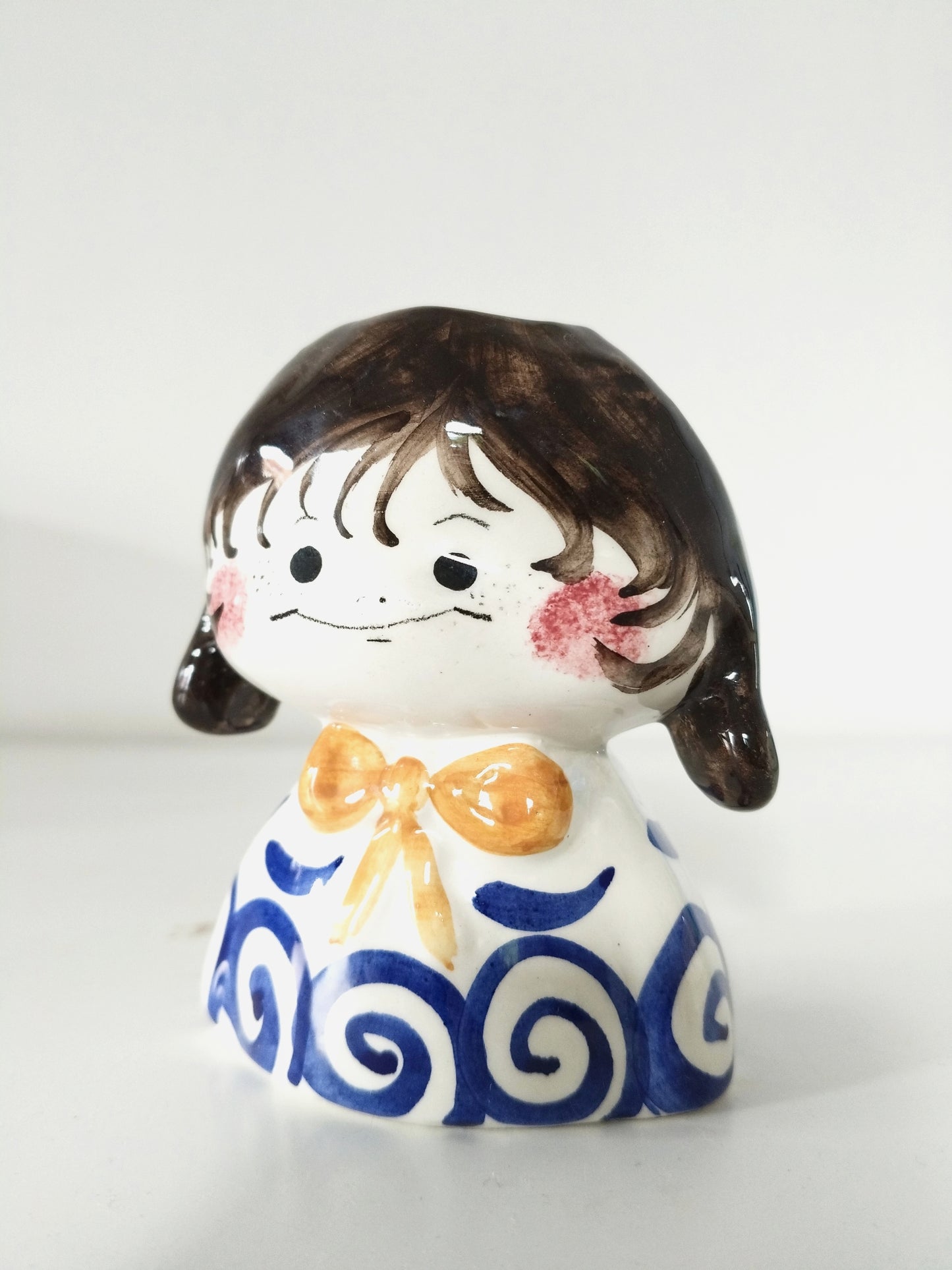 Petit vase fillette en céramique