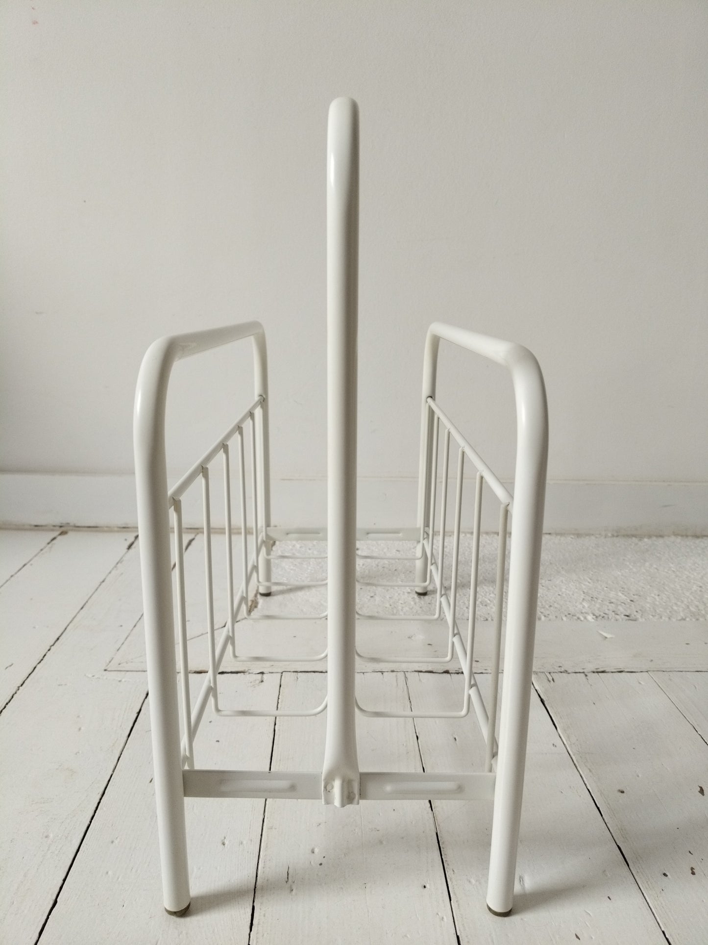 Porte-revues métallique blanc