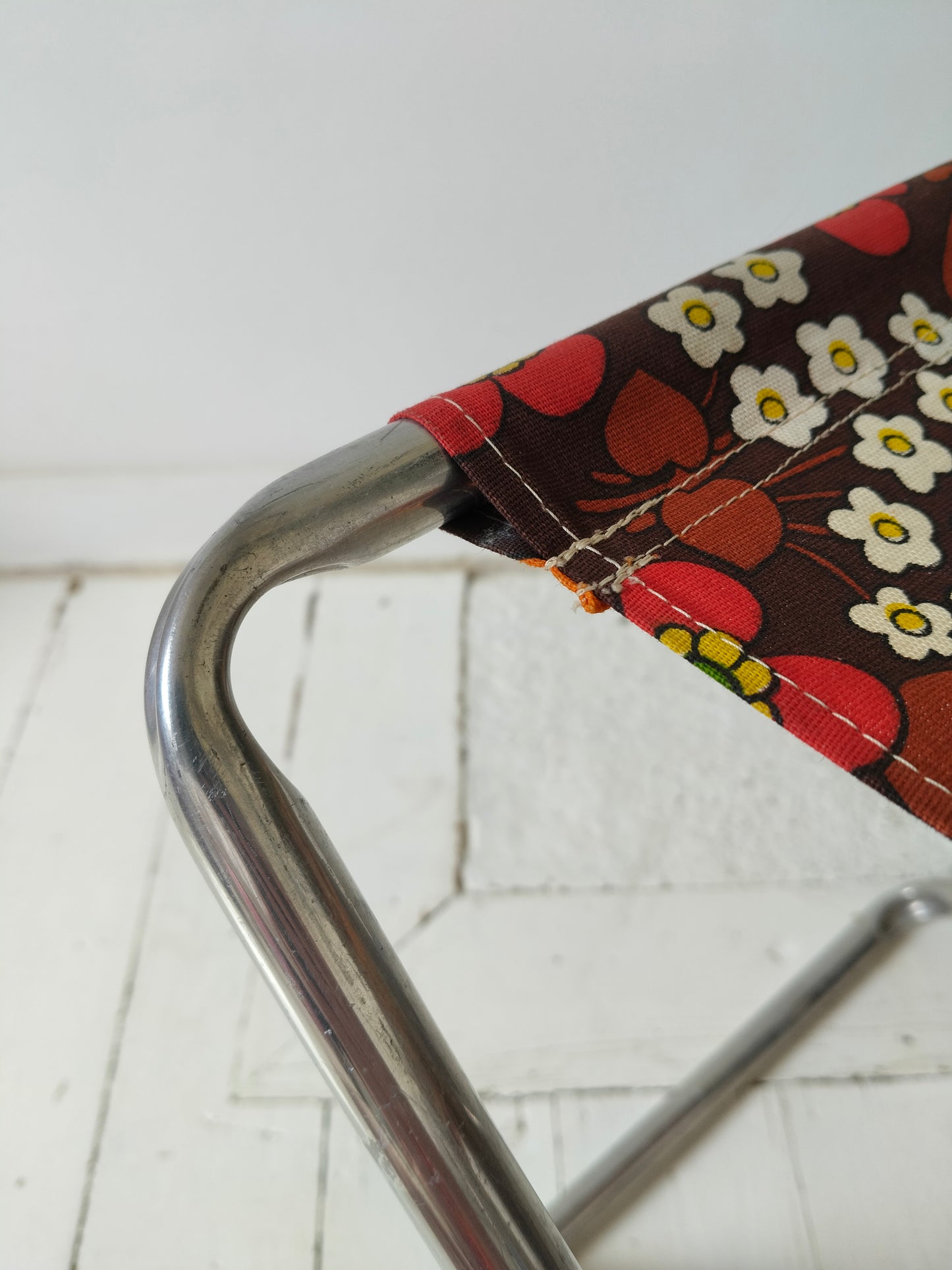 Tabouret de camping pliant flower power vintage