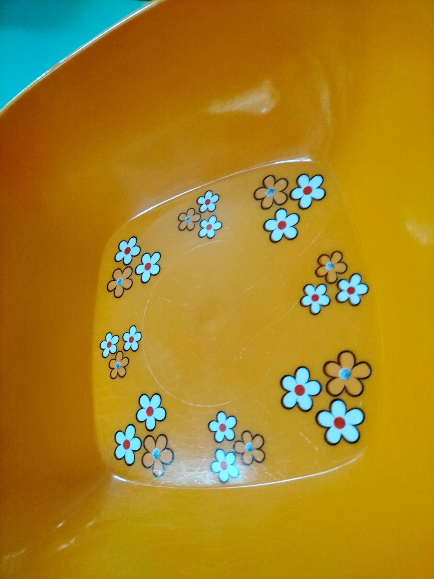 Saladier en plastique décor fleurs