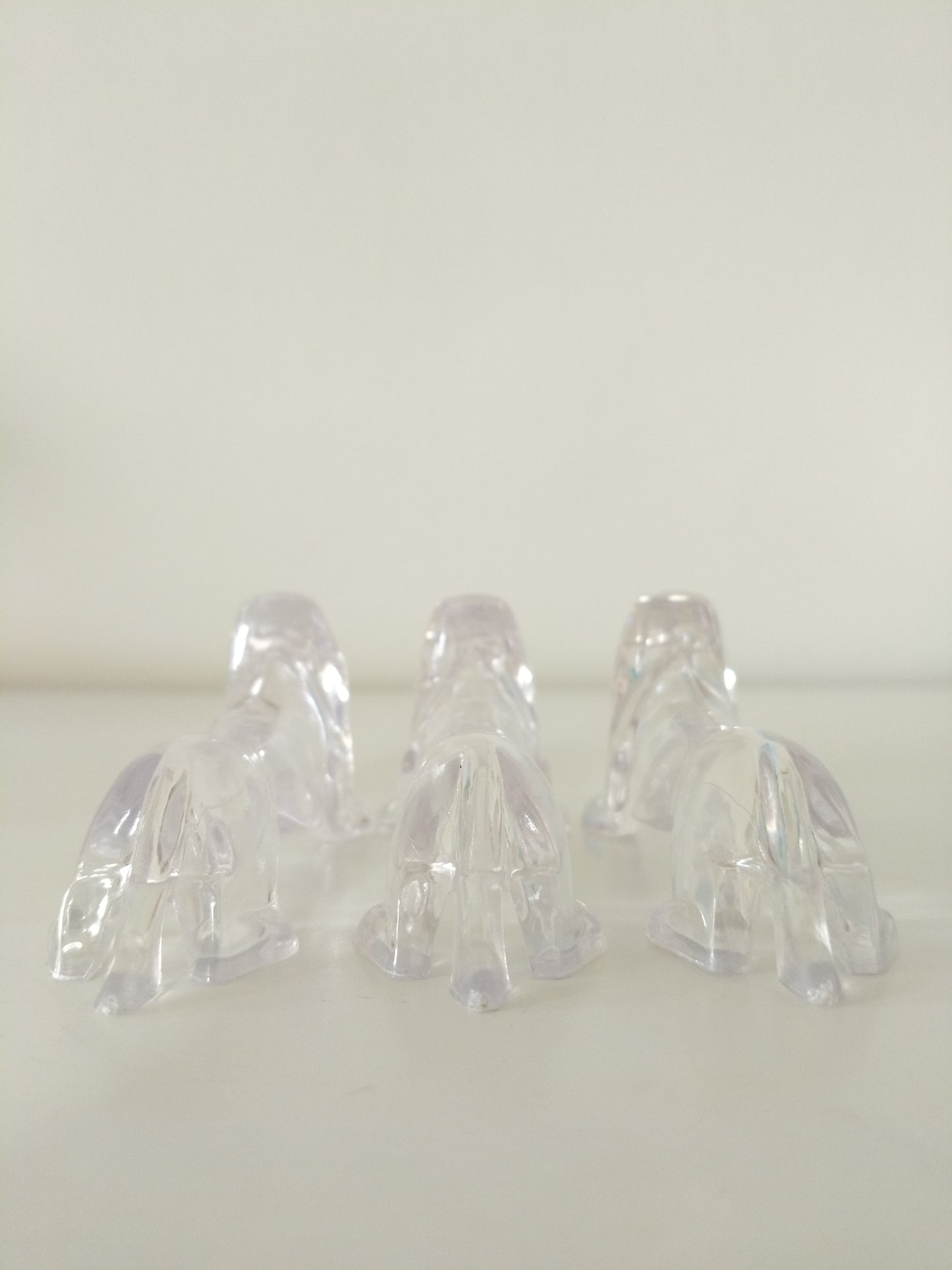 Set de 6 repose/ pose-couteaux chien teckel en plexi transparent (2 sets disponibles)