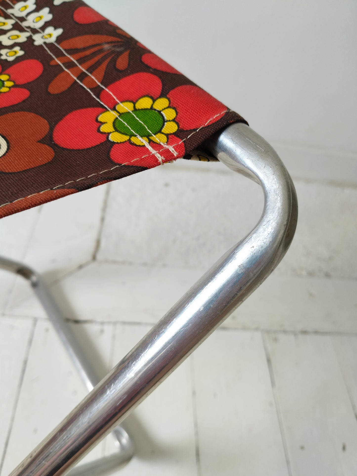 Tabouret de camping pliant flower power vintage