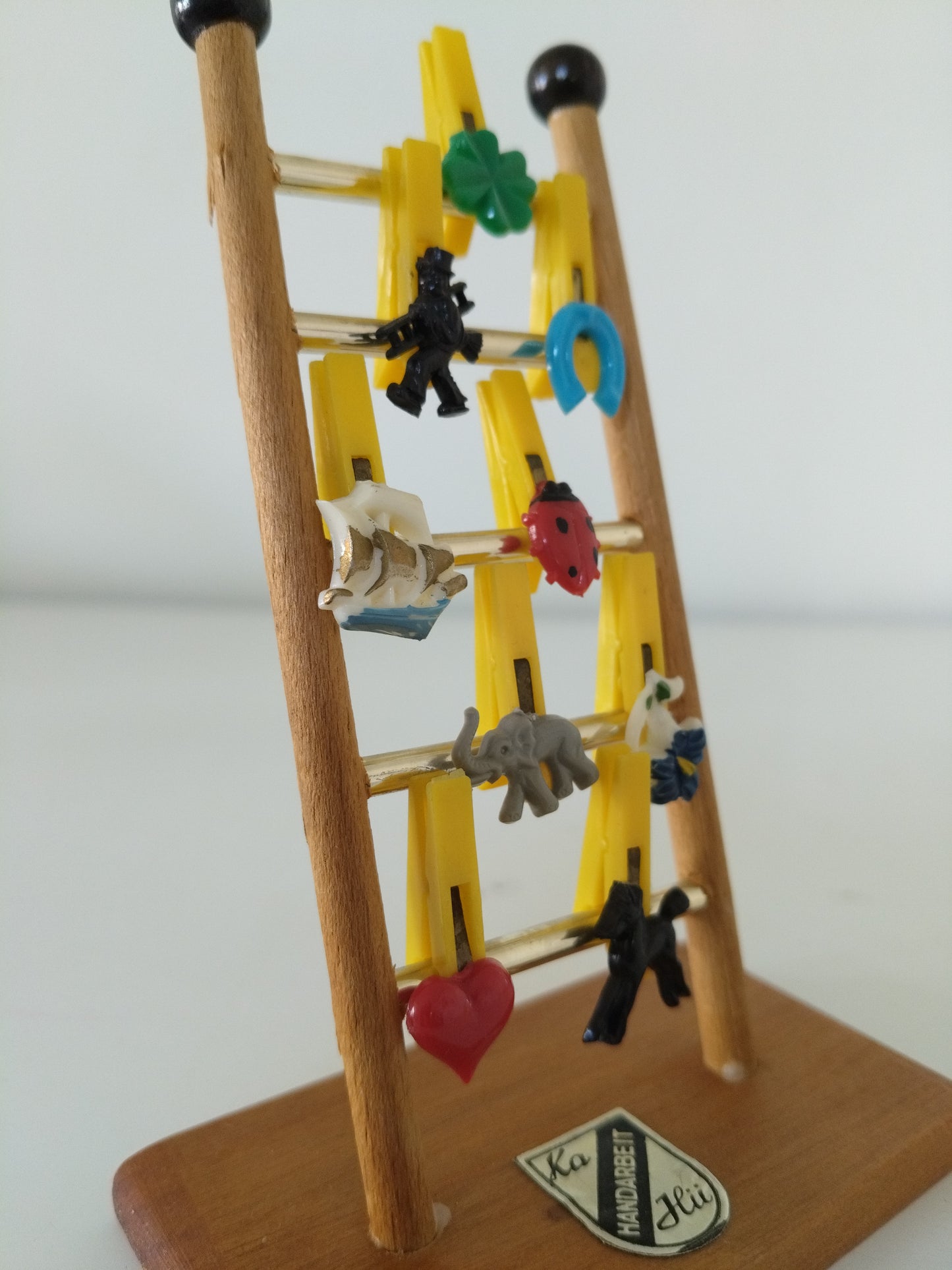 Ensemble de 9 anciennes mini pinces en plastique Ka Hü