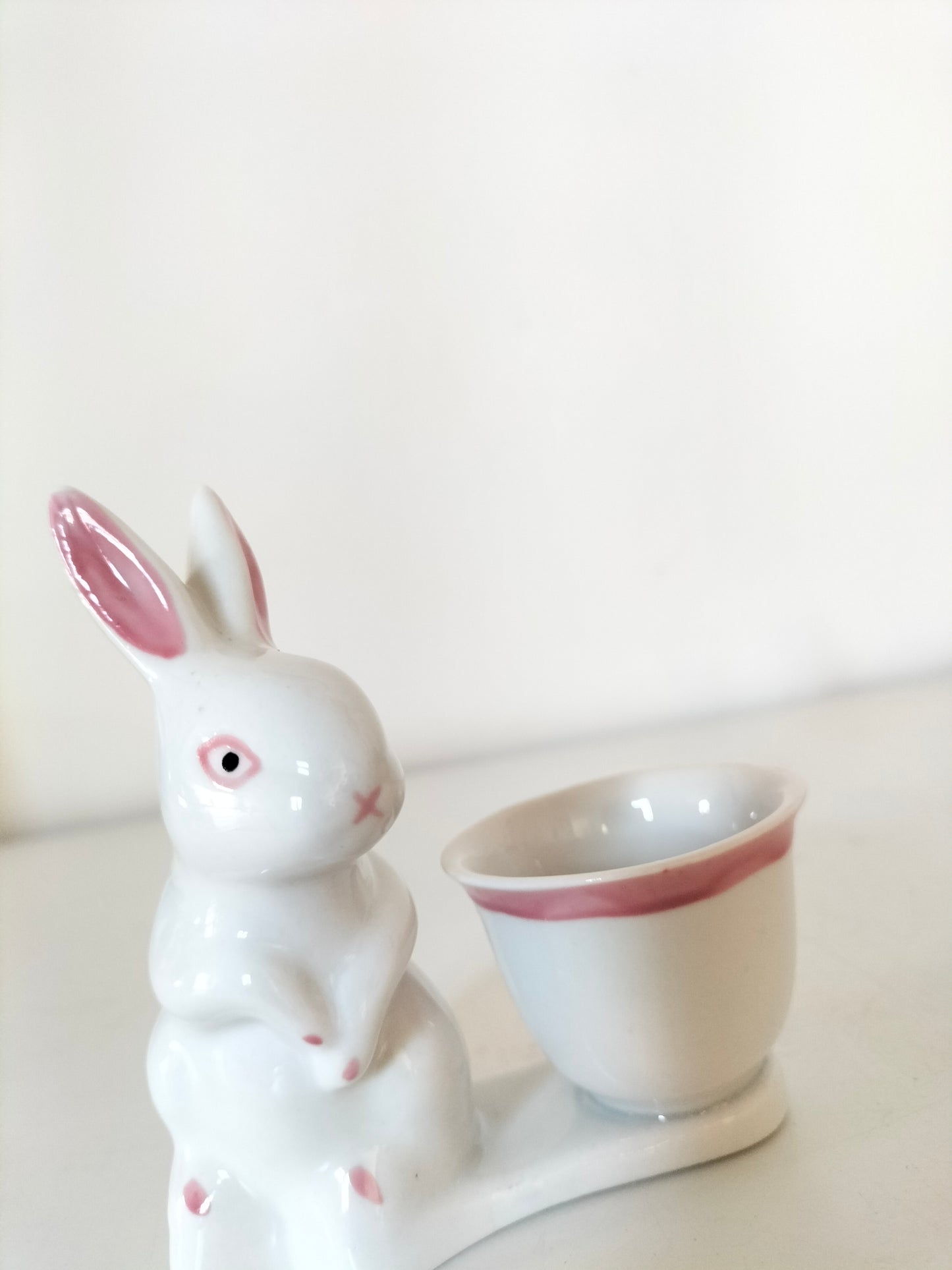 Coquetier lapin en porcelaine au choix