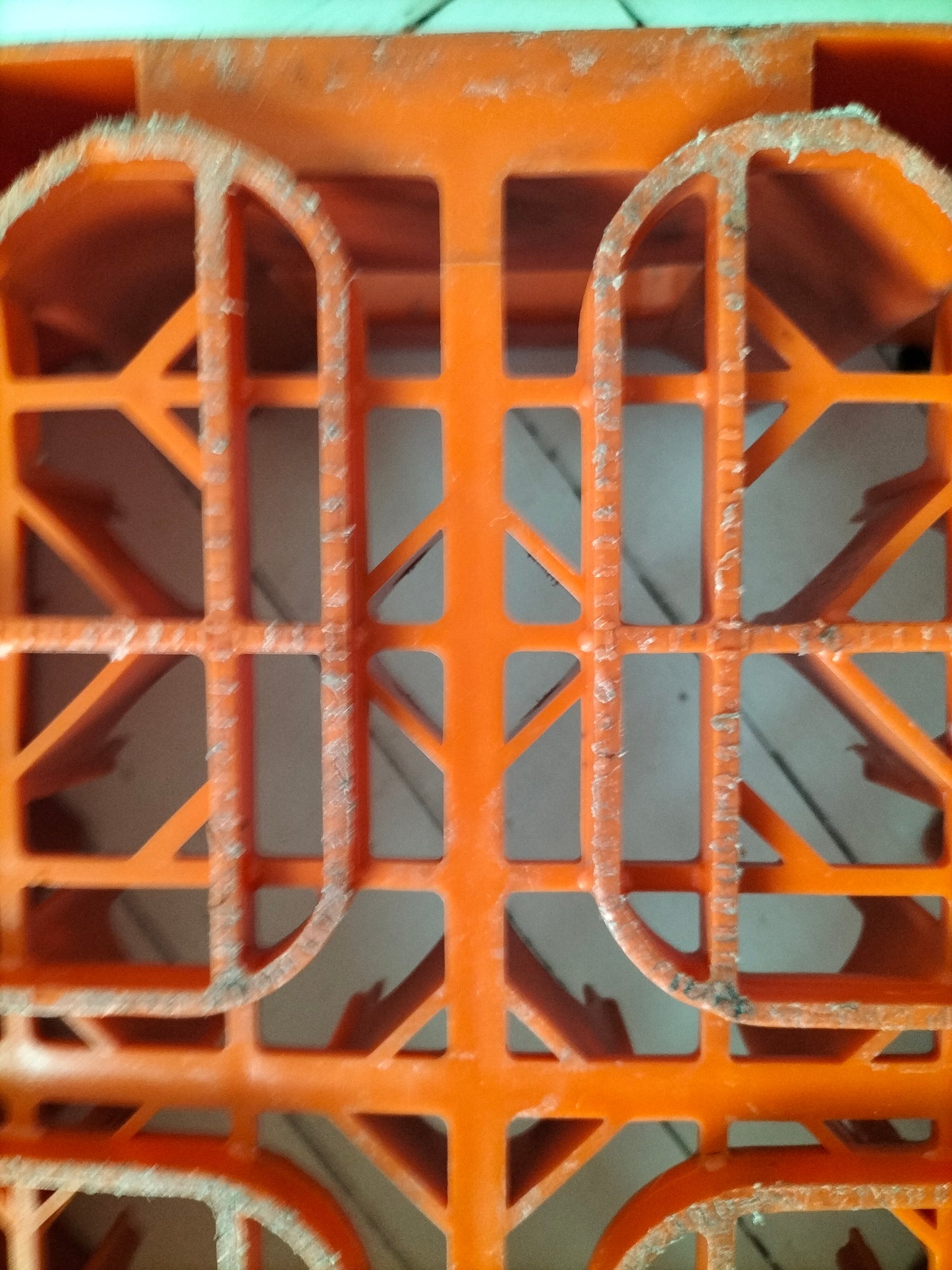 Casier/ caisse Orangina en plastique par Allibert