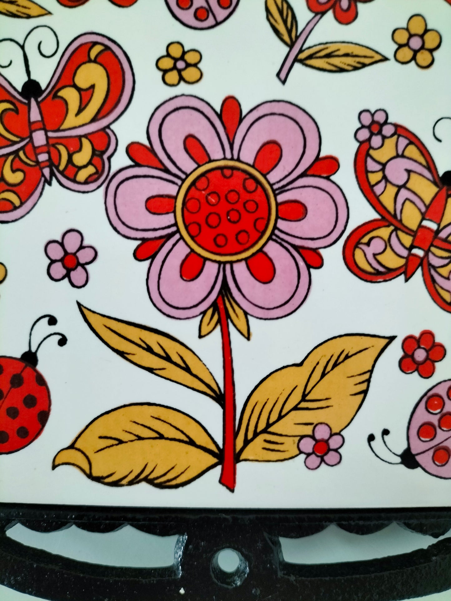 Dessous de plat fonte et carreau en céramique pour Adeline ?