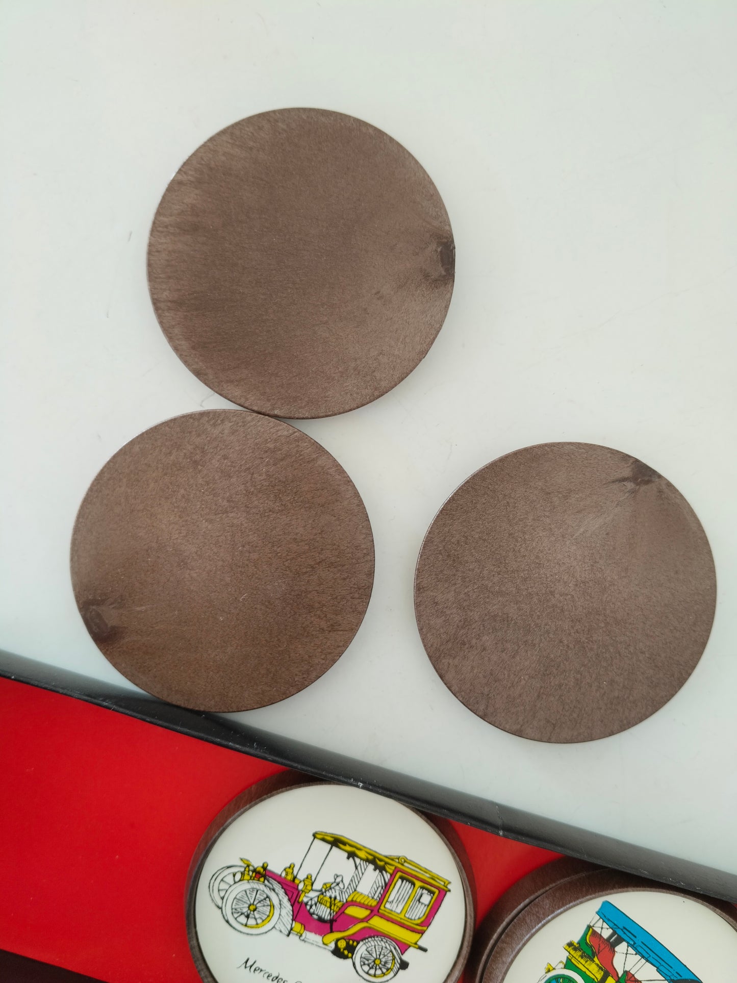 Ensemble de 6 sous-verres voitures anciennes en plastique
