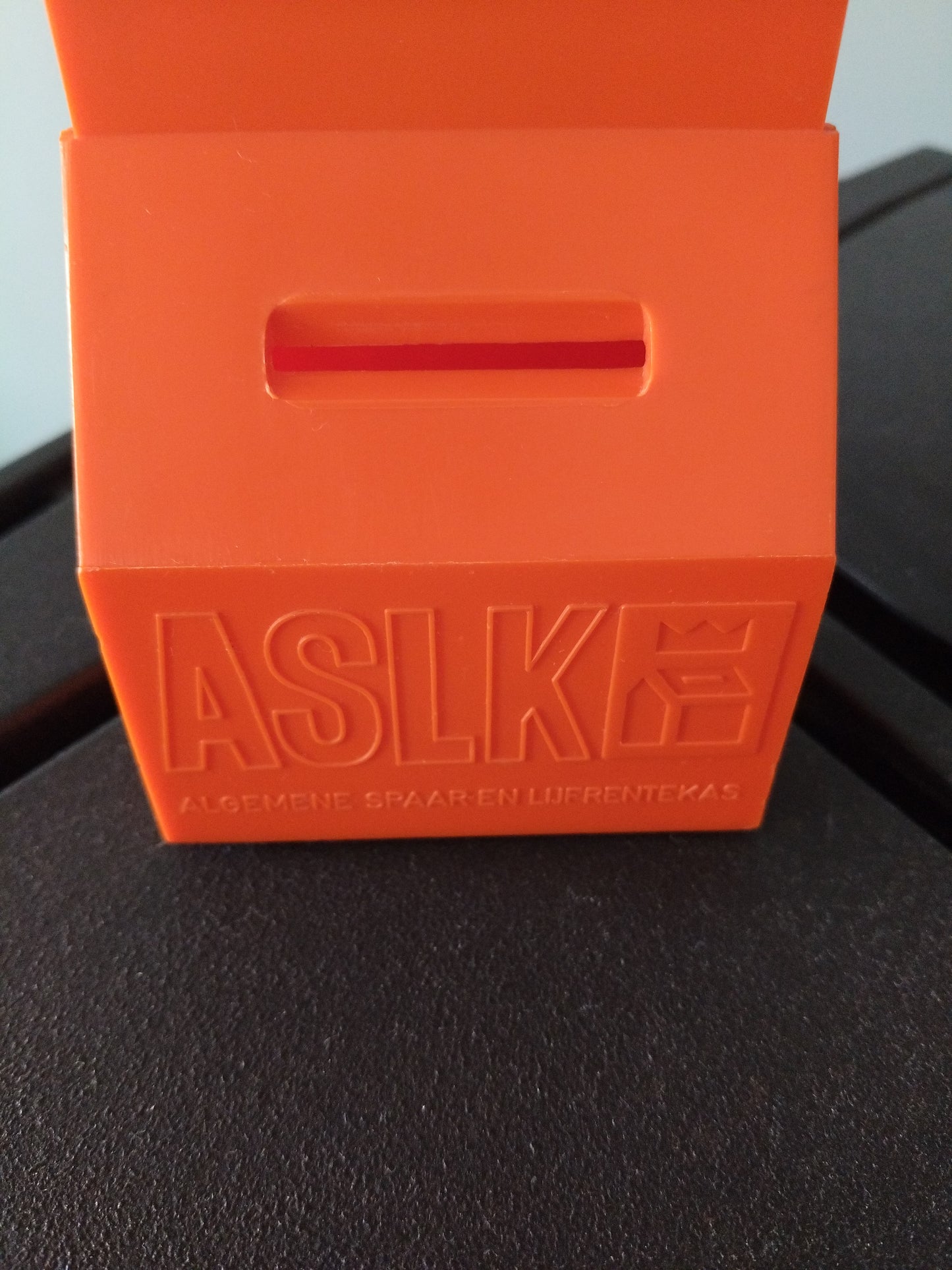 Tirelire maison publicitaire banque CGER / ASLK en plastique