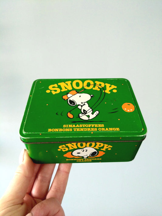 Boîte métallique Snoopy mini-golf 1958 United Feature Syndicate pour Van Melle confiserie bonbons tendres orange - cetaitmieuxavant