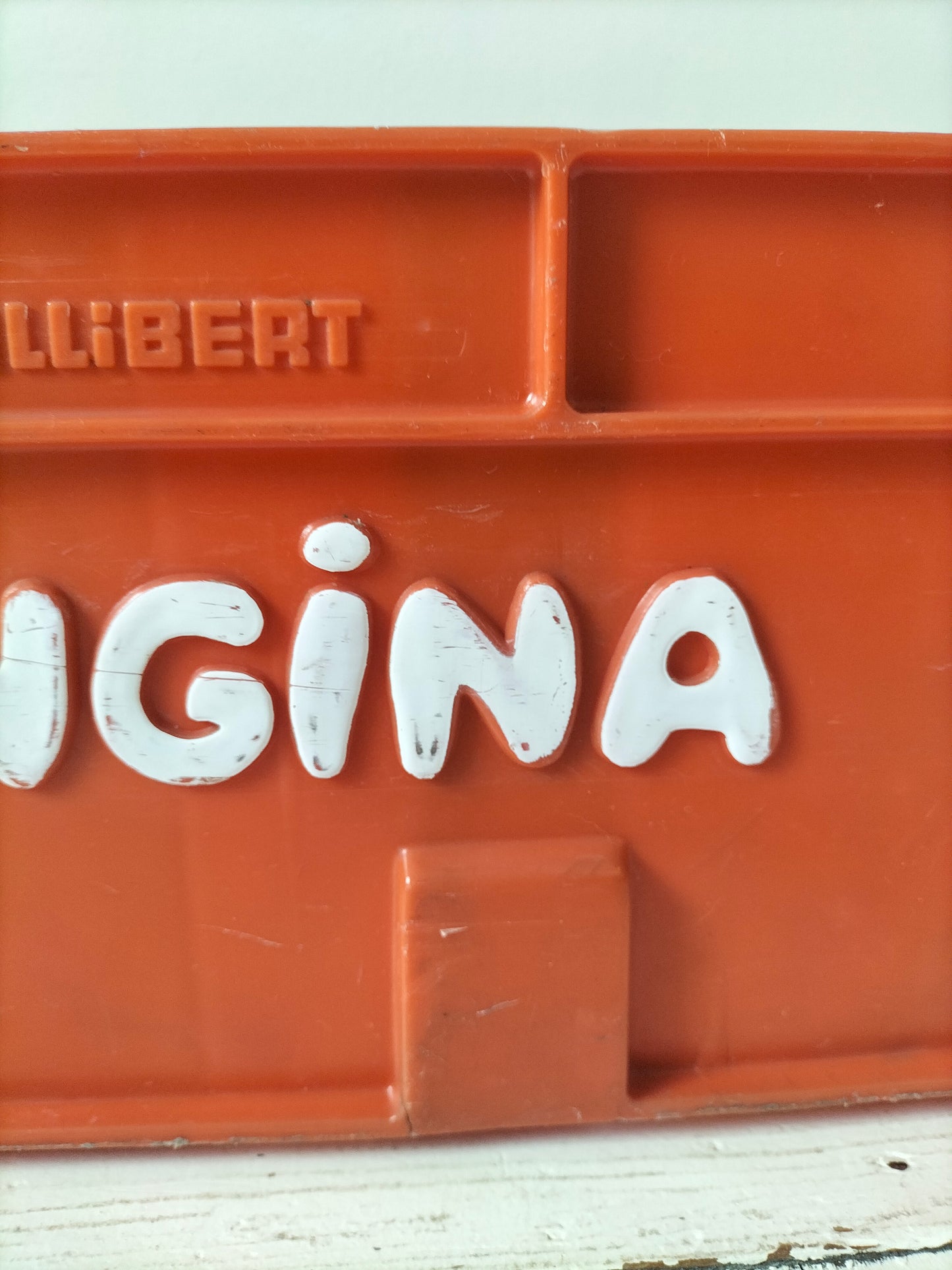 Casier/ caisse Orangina en plastique par Allibert