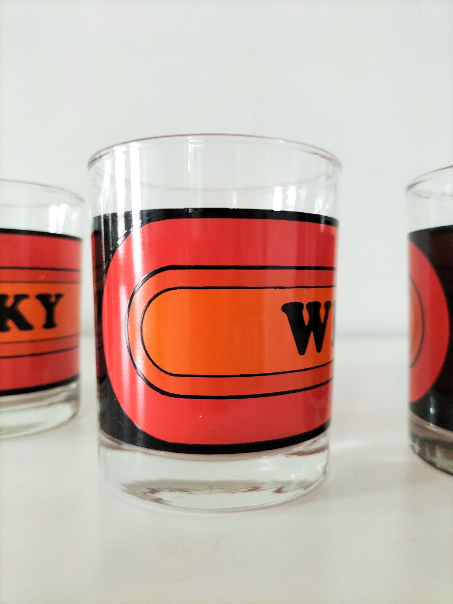Set à whisky seventies : bouteille/ fontaine et 4 verres