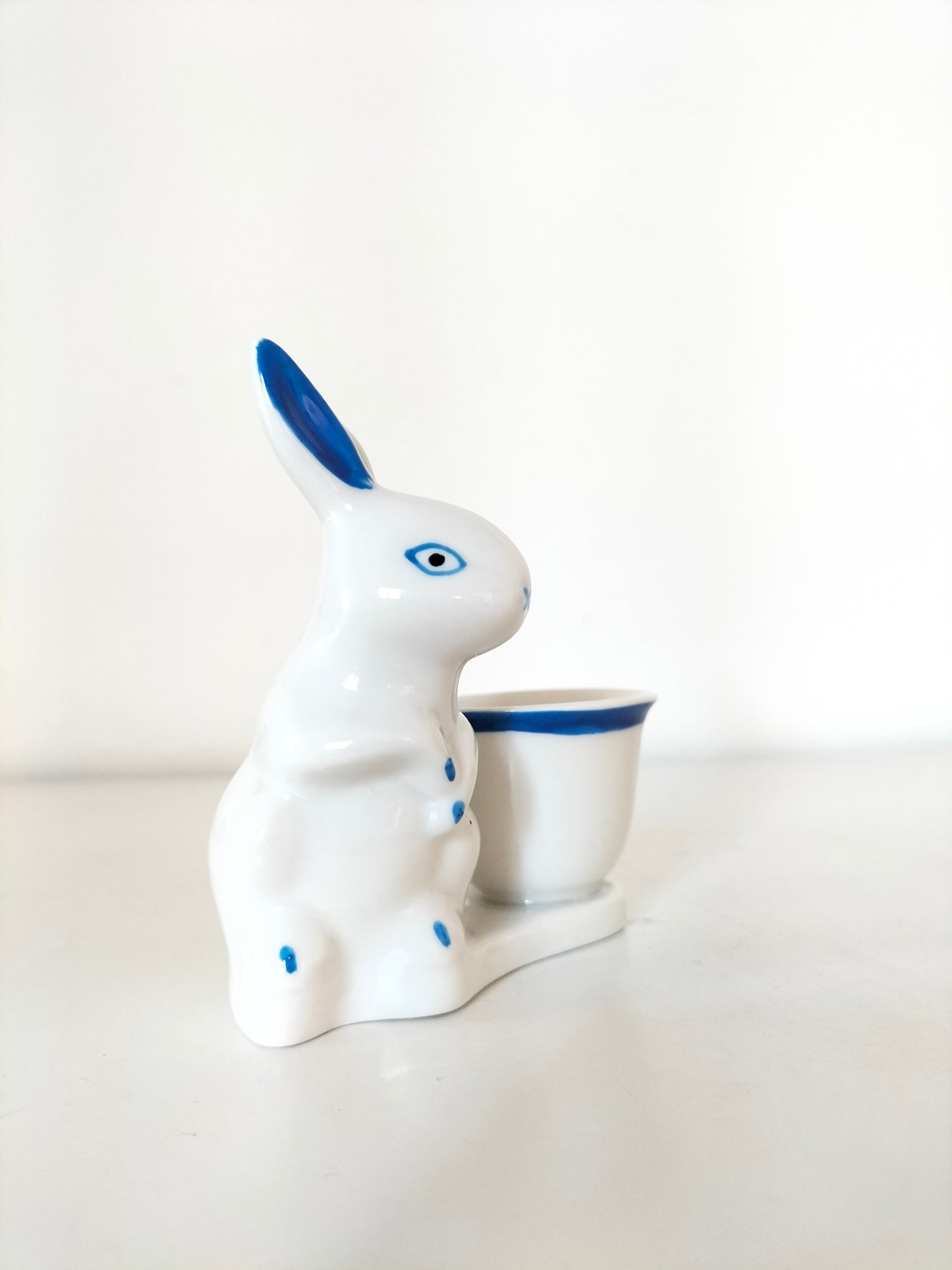 Coquetier lapin en porcelaine au choix