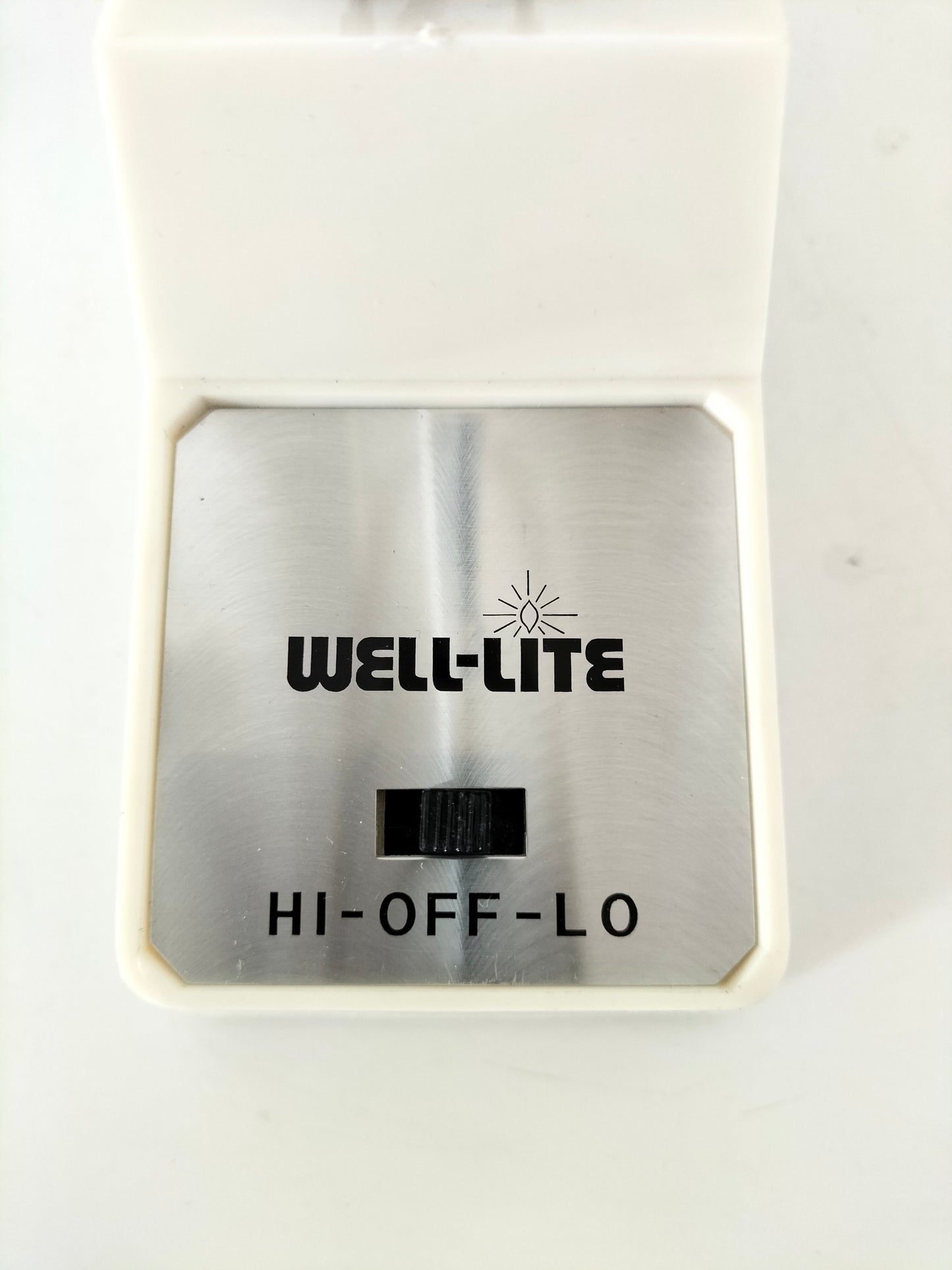 Lampe de table ou murale Well-Lite made in Hong-Kong