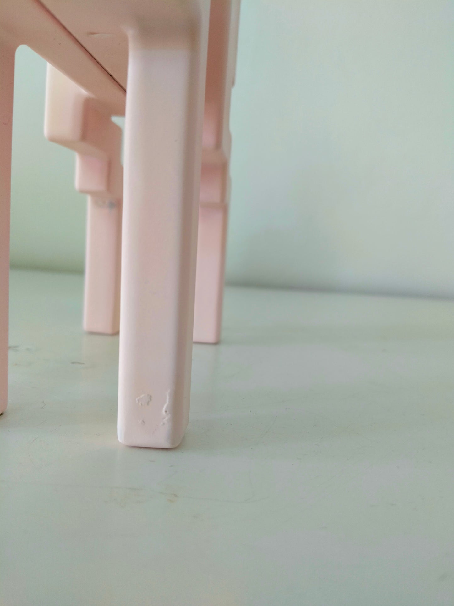 Cerf pixel rose par Monika Mulder pour ikea 2003