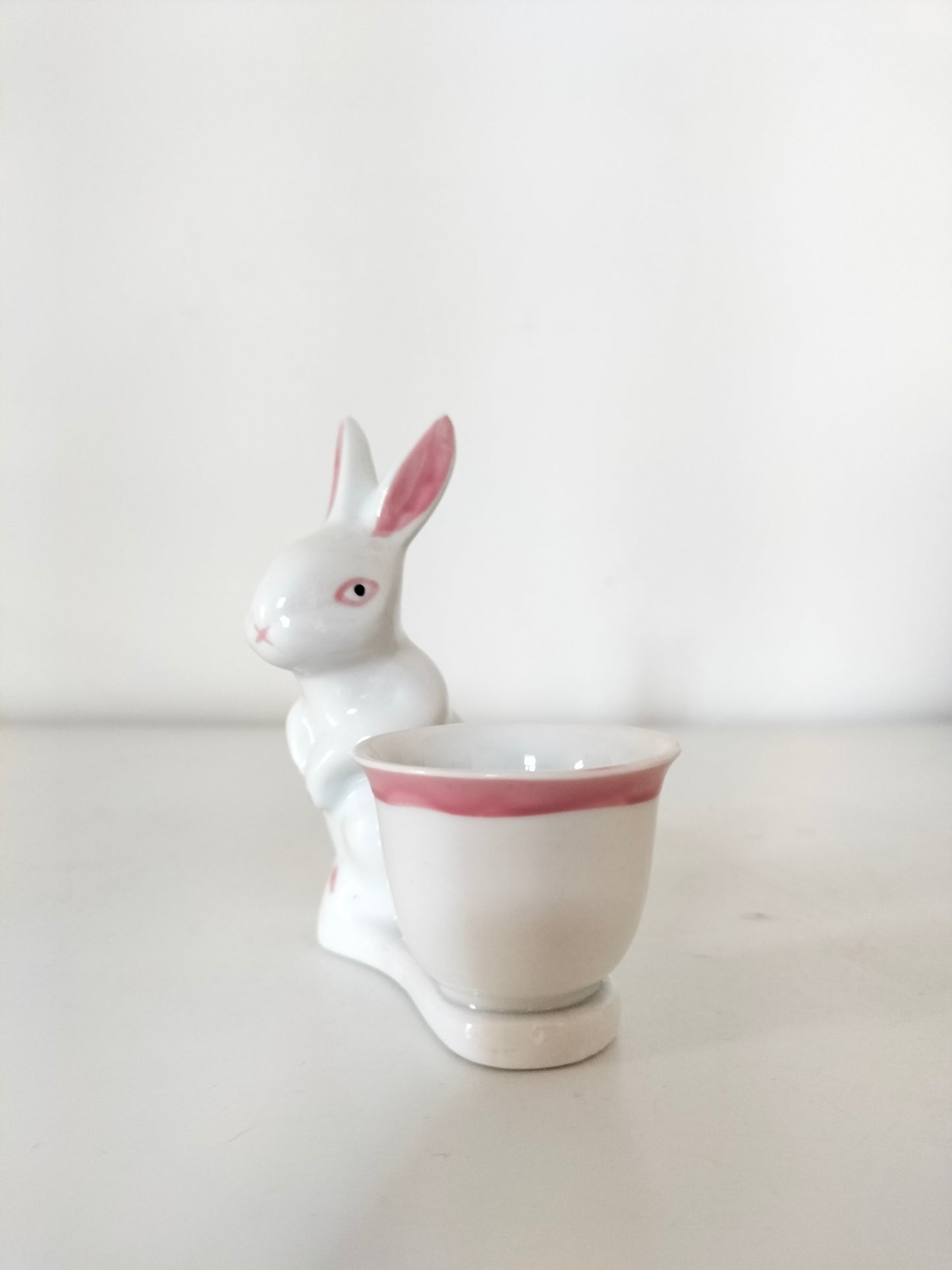 Coquetier lapin en porcelaine au choix