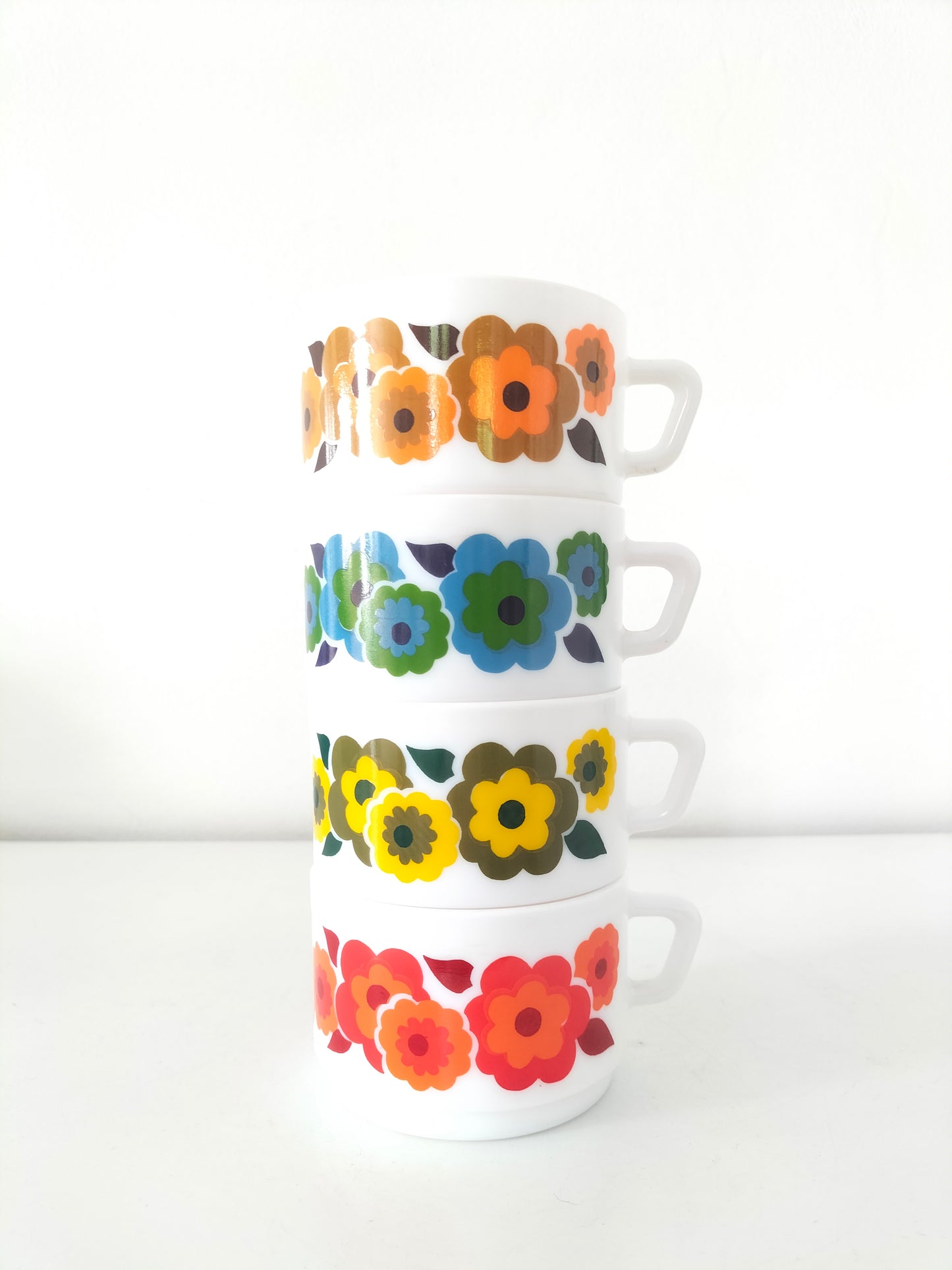 Ensemble de 4 grosses tasses Arcopal Lotus