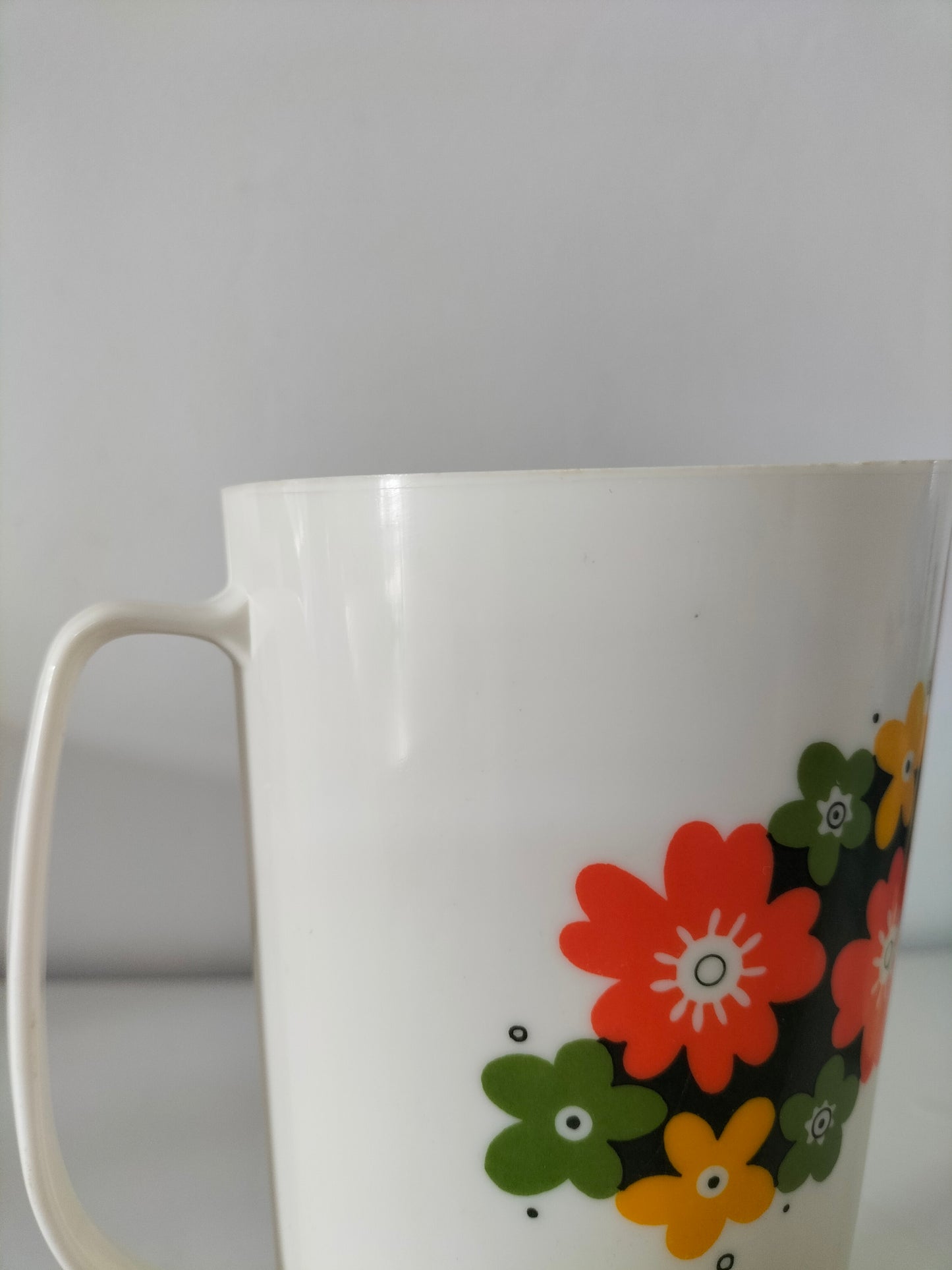 Carafe vintage en plastique