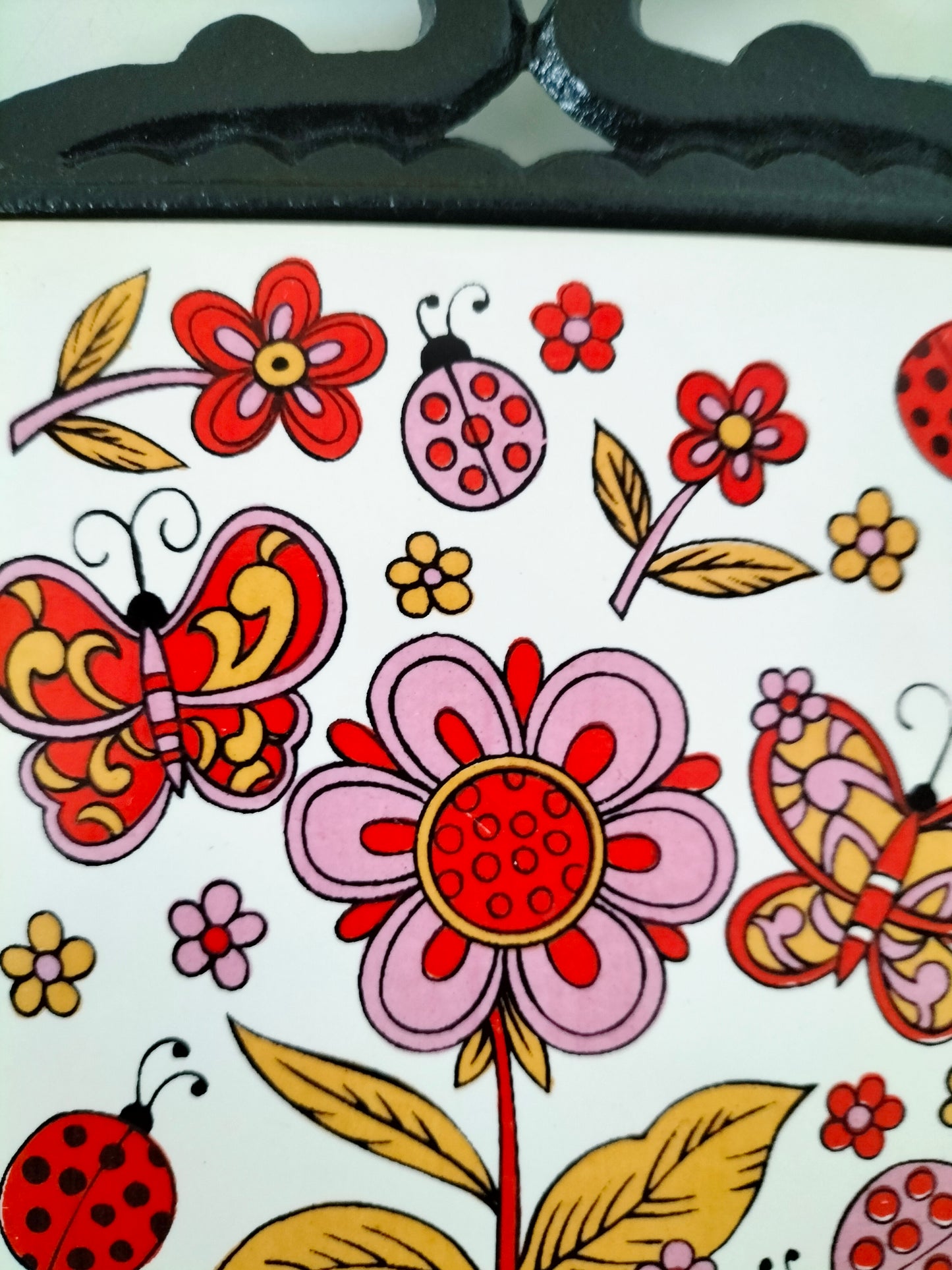 Dessous de plat fonte et carreau en céramique pour Adeline ?
