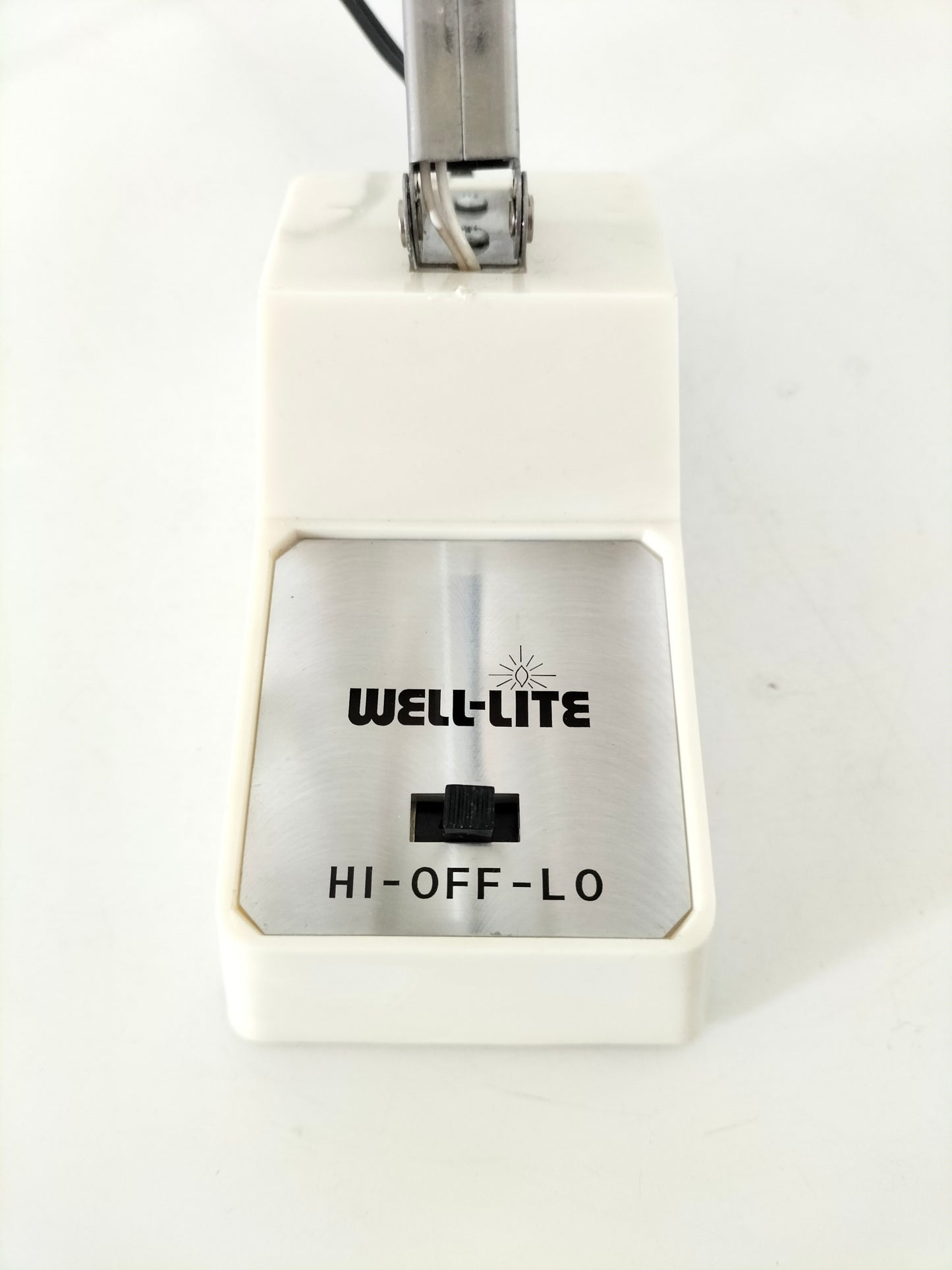 Lampe de table ou murale Well-Lite made in Hong-Kong