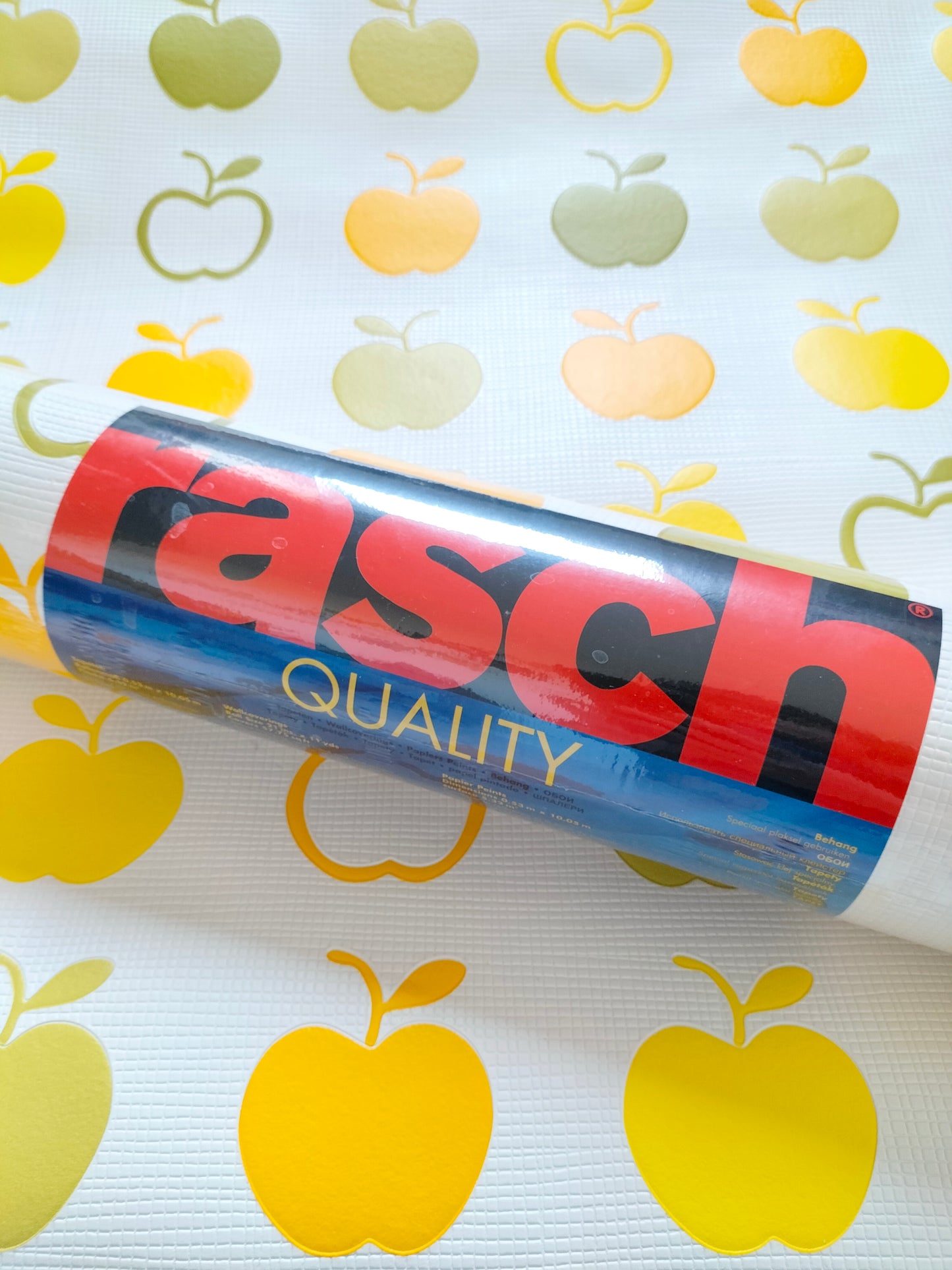 Rouleau de papier peint décor pommes 🍏 (à l'unité)