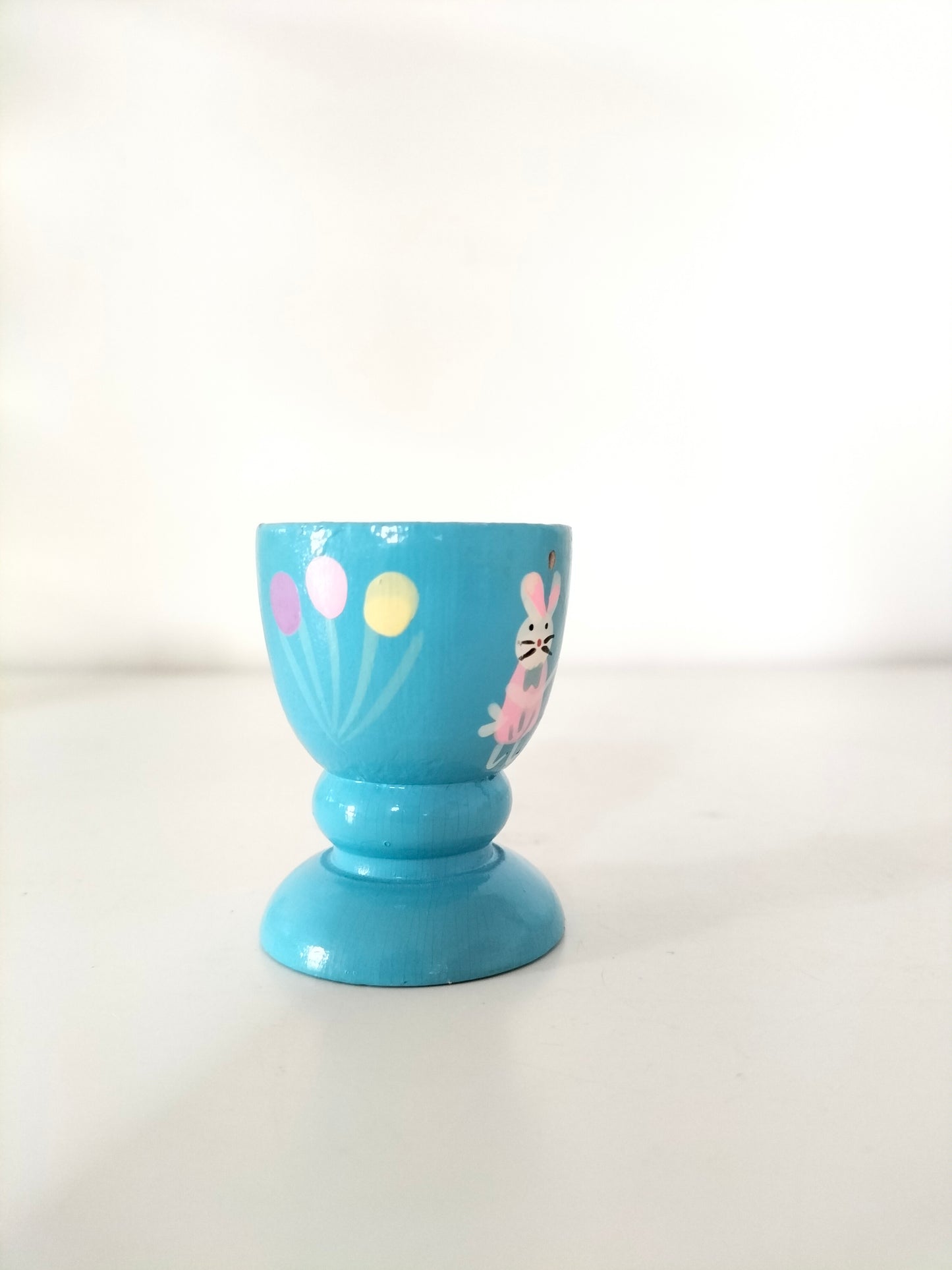 Ensemble de 6 coquetiers en bois peints à la main (2 lots disponibles)