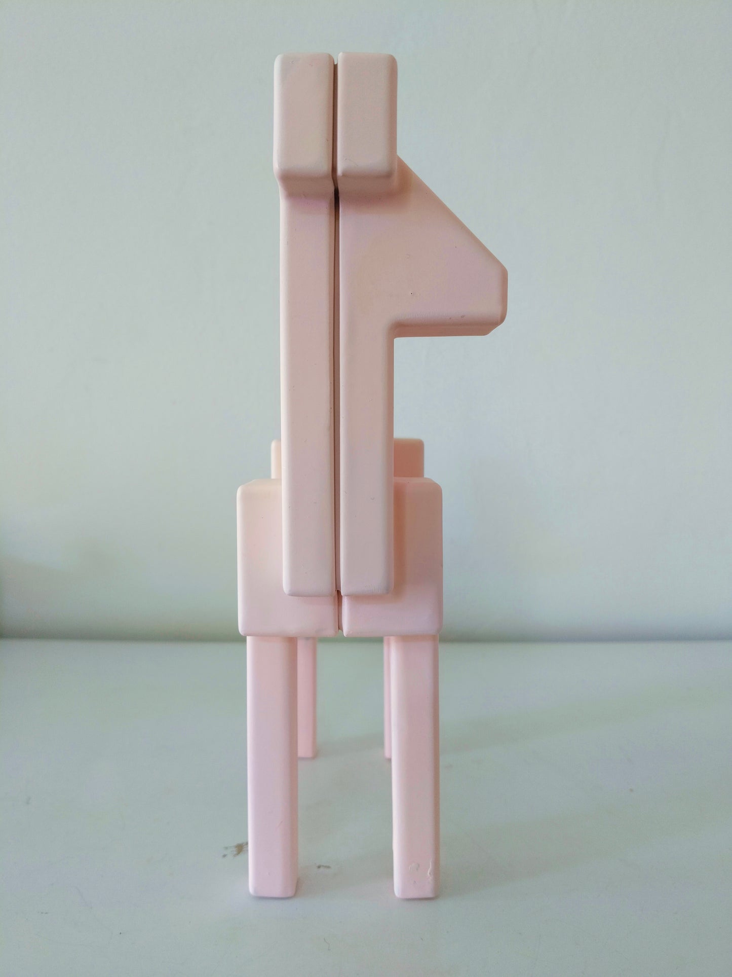 Cerf pixel rose par Monika Mulder pour ikea 2003
