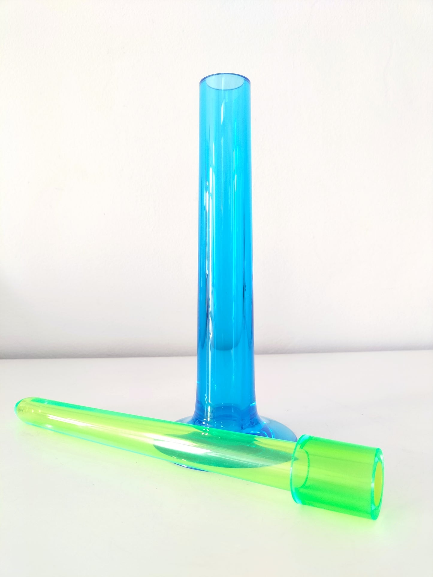 Vase soliflore "Flûte" en plexi de Stefano Giovannoni pour Alessi 2002