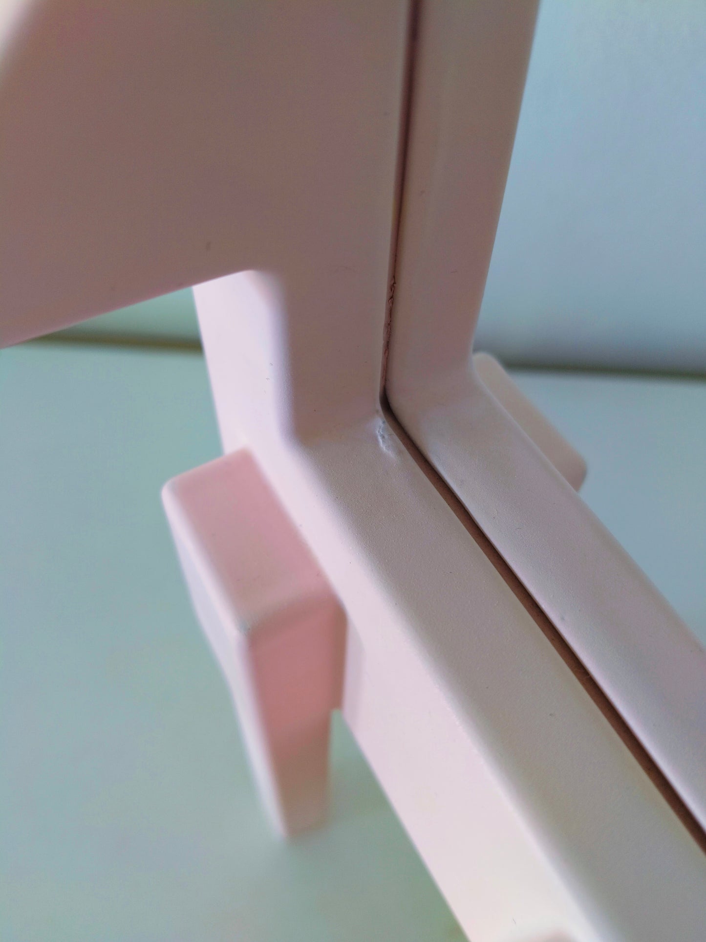 Cerf pixel rose par Monika Mulder pour ikea 2003
