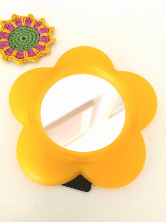Petit miroir fleur en plastique à poser