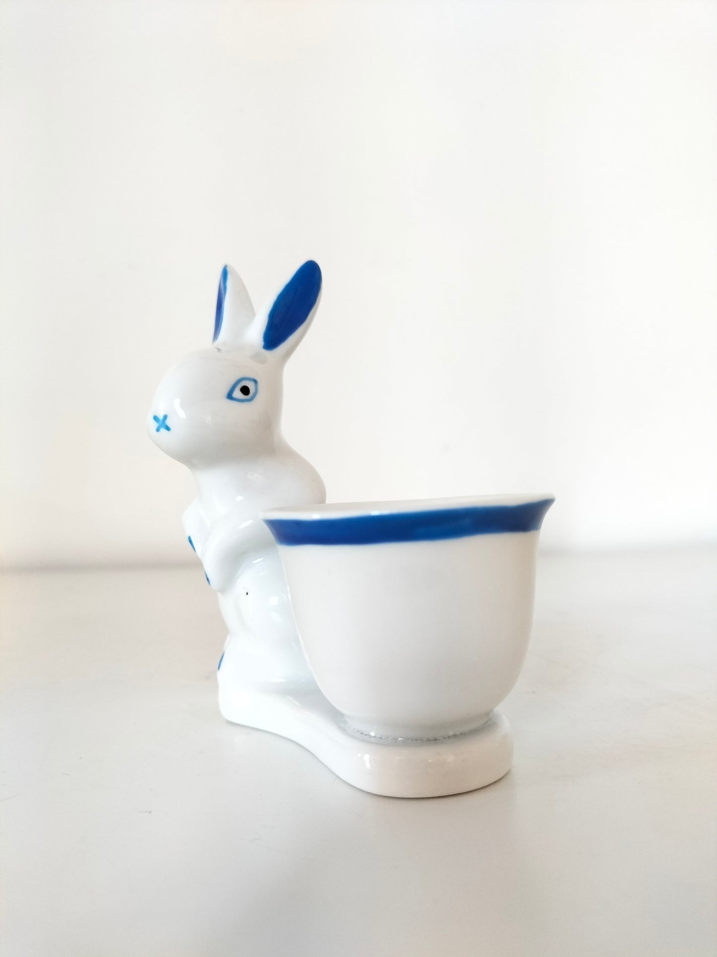 Coquetier lapin en porcelaine au choix