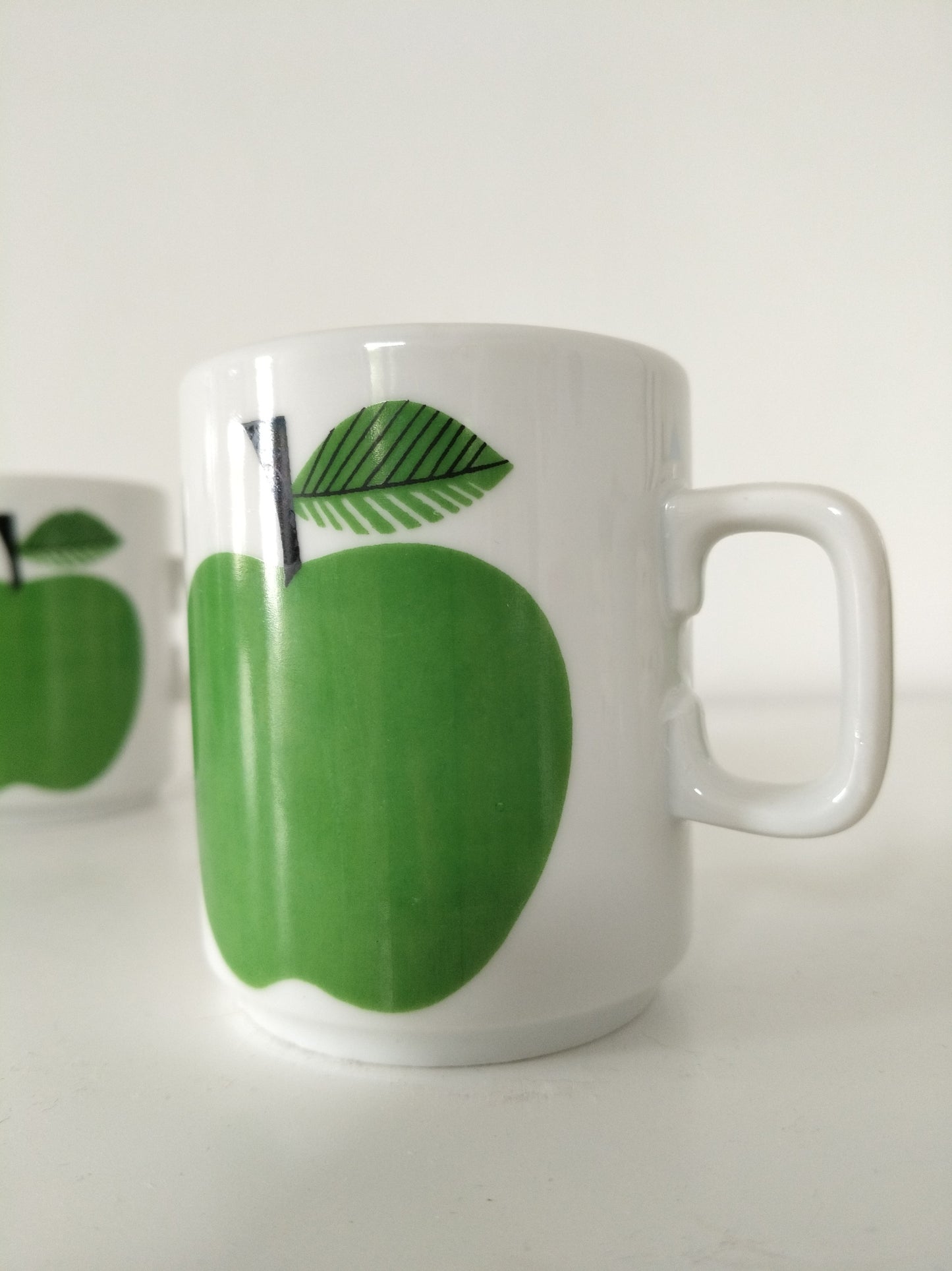 Mug Herrandiz Porcelain Spain décor pomme à l'unité