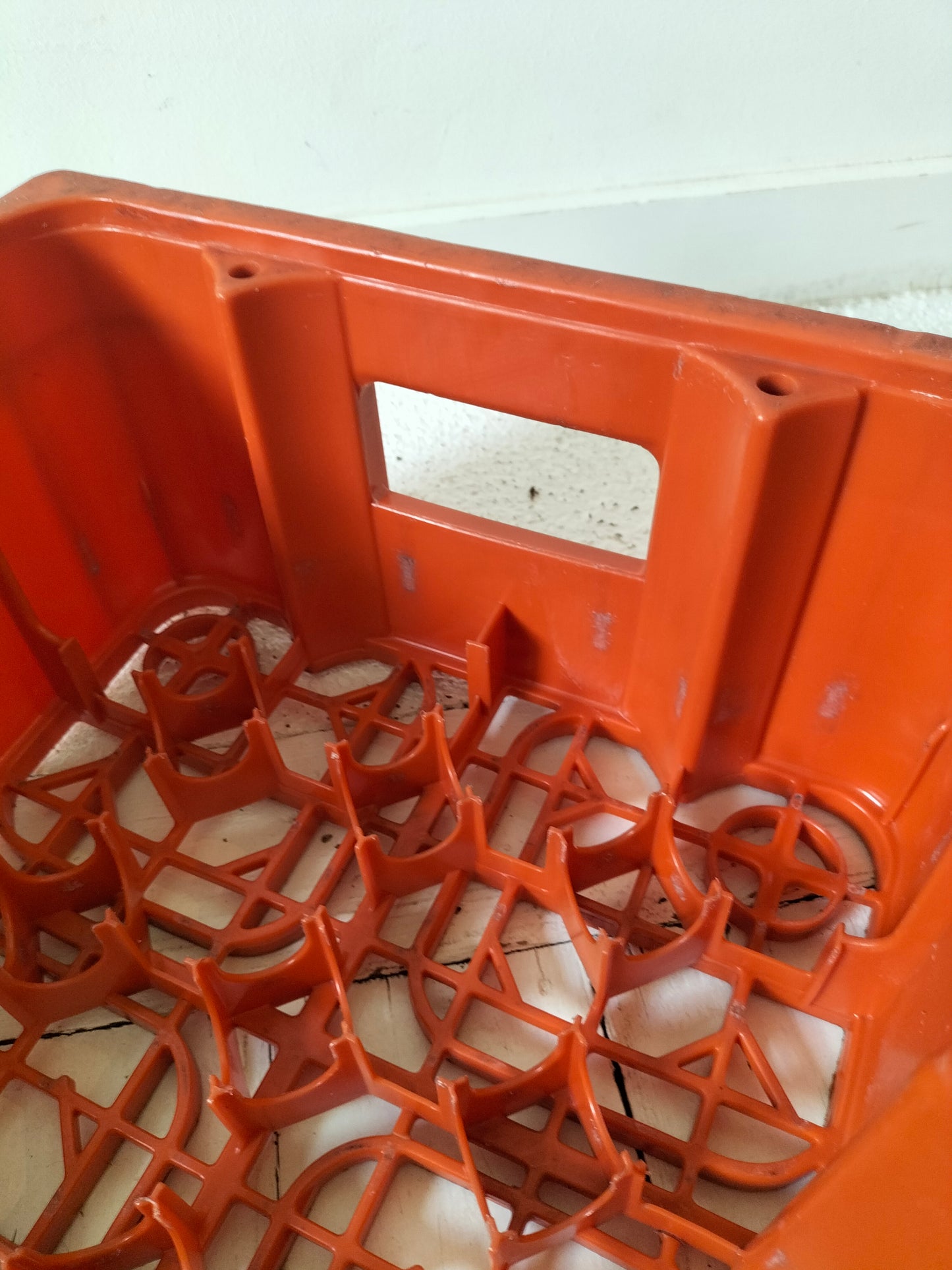 Casier/ caisse Orangina en plastique par Allibert