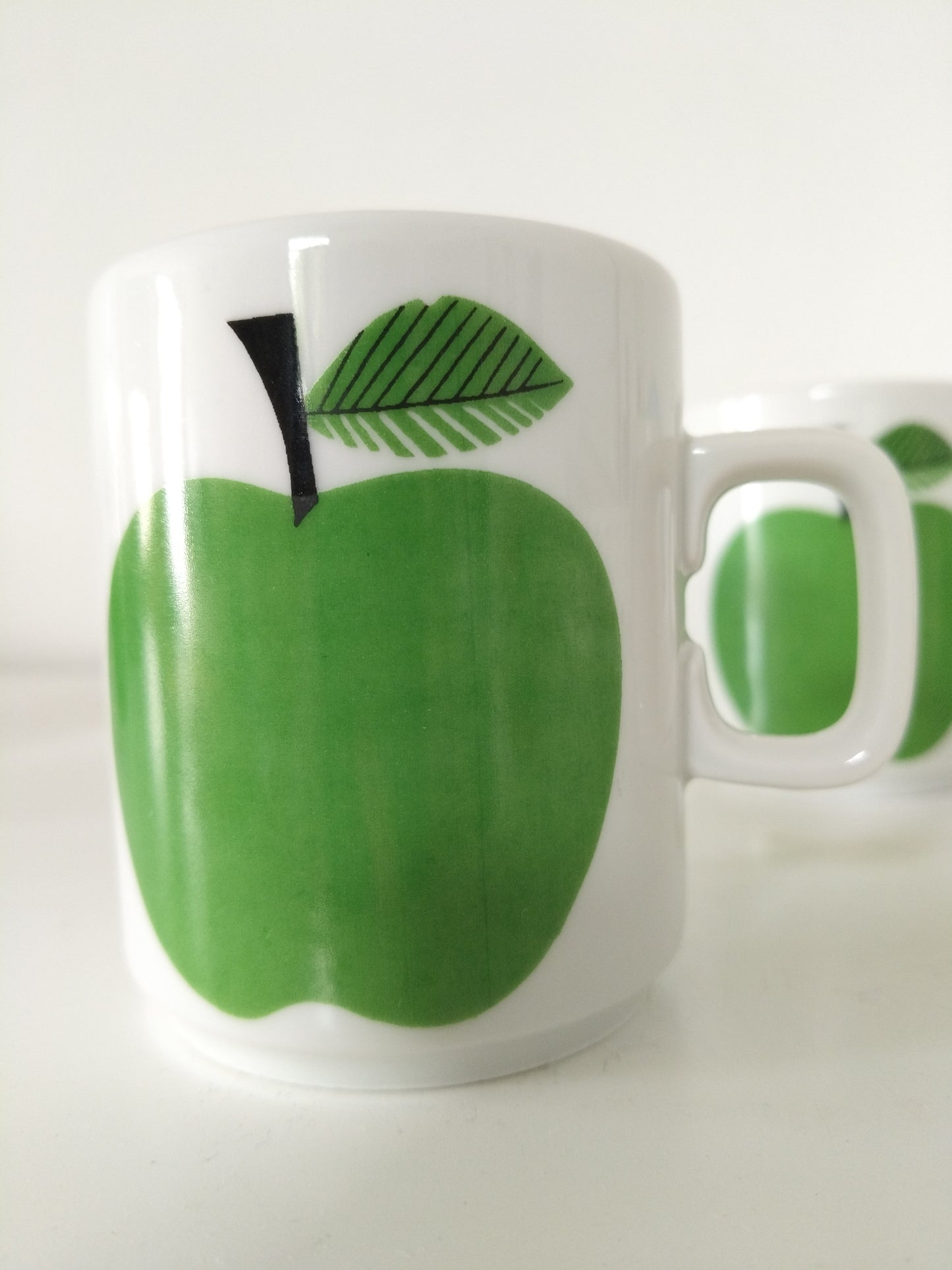 Mug Herrandiz Porcelain Spain décor pomme à l'unité