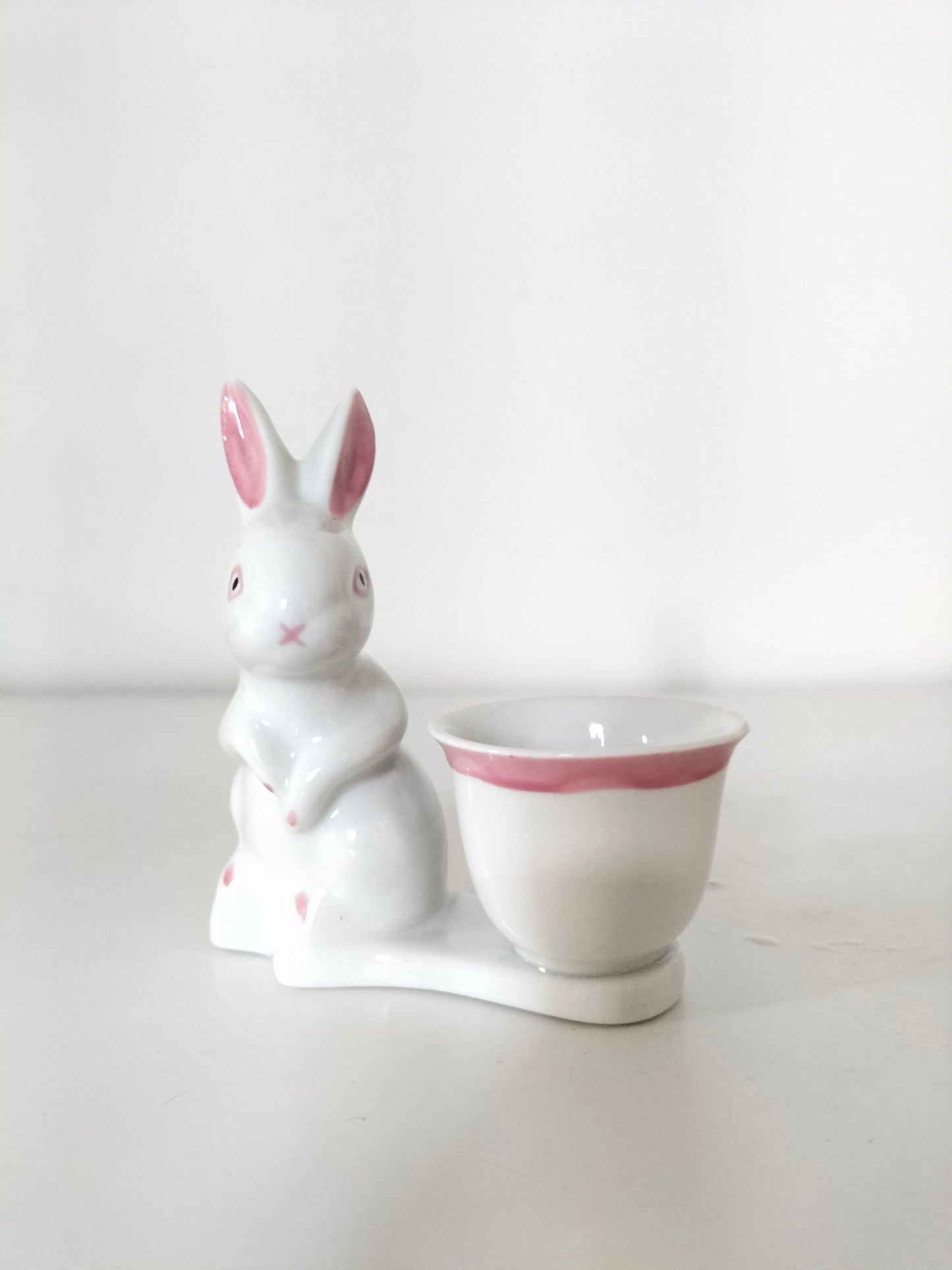 Coquetier lapin en porcelaine au choix